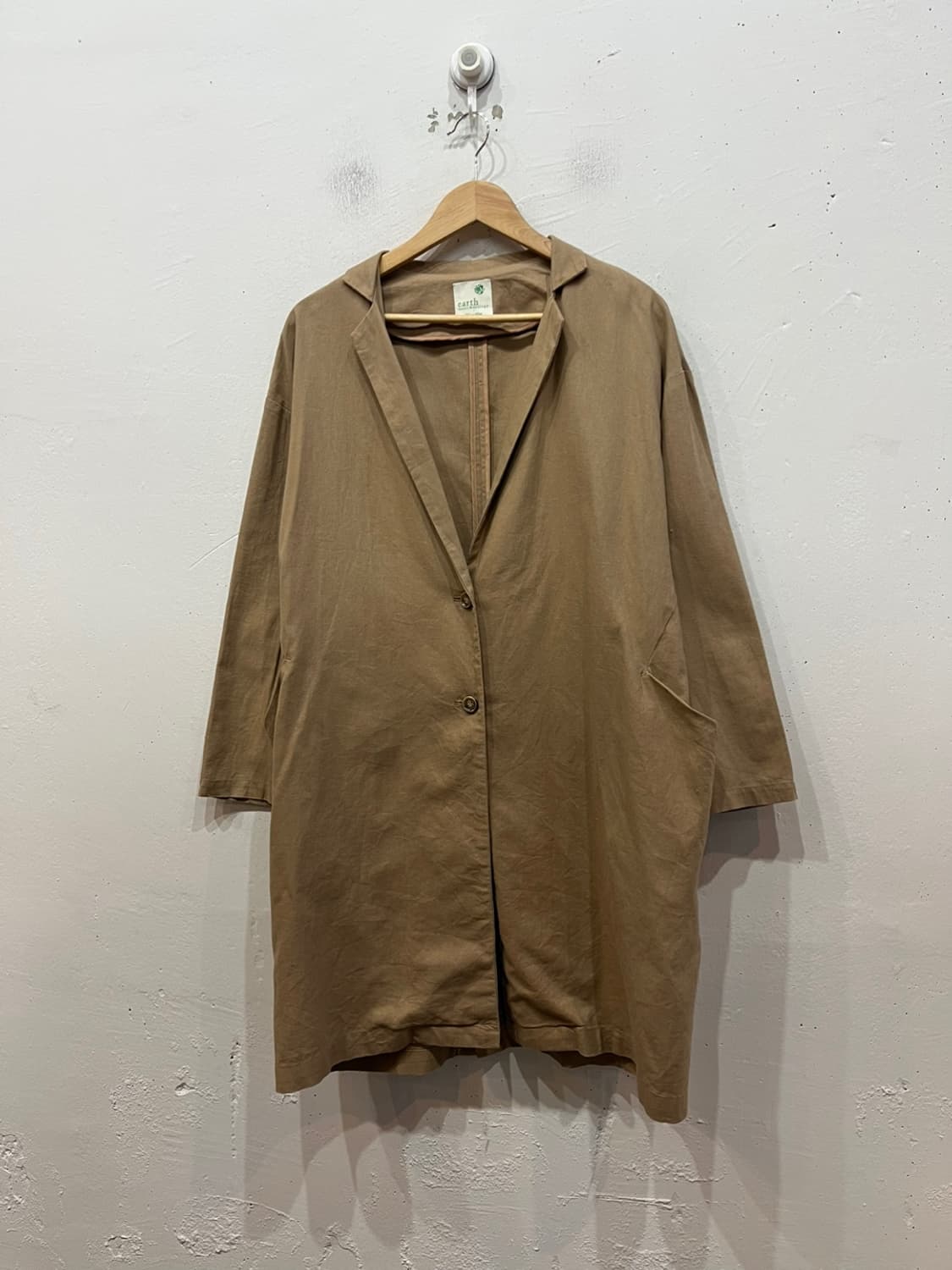 어스뮤직 JPN 네추럴라벨 린넨 블렌드 롱자켓 상품이미지1