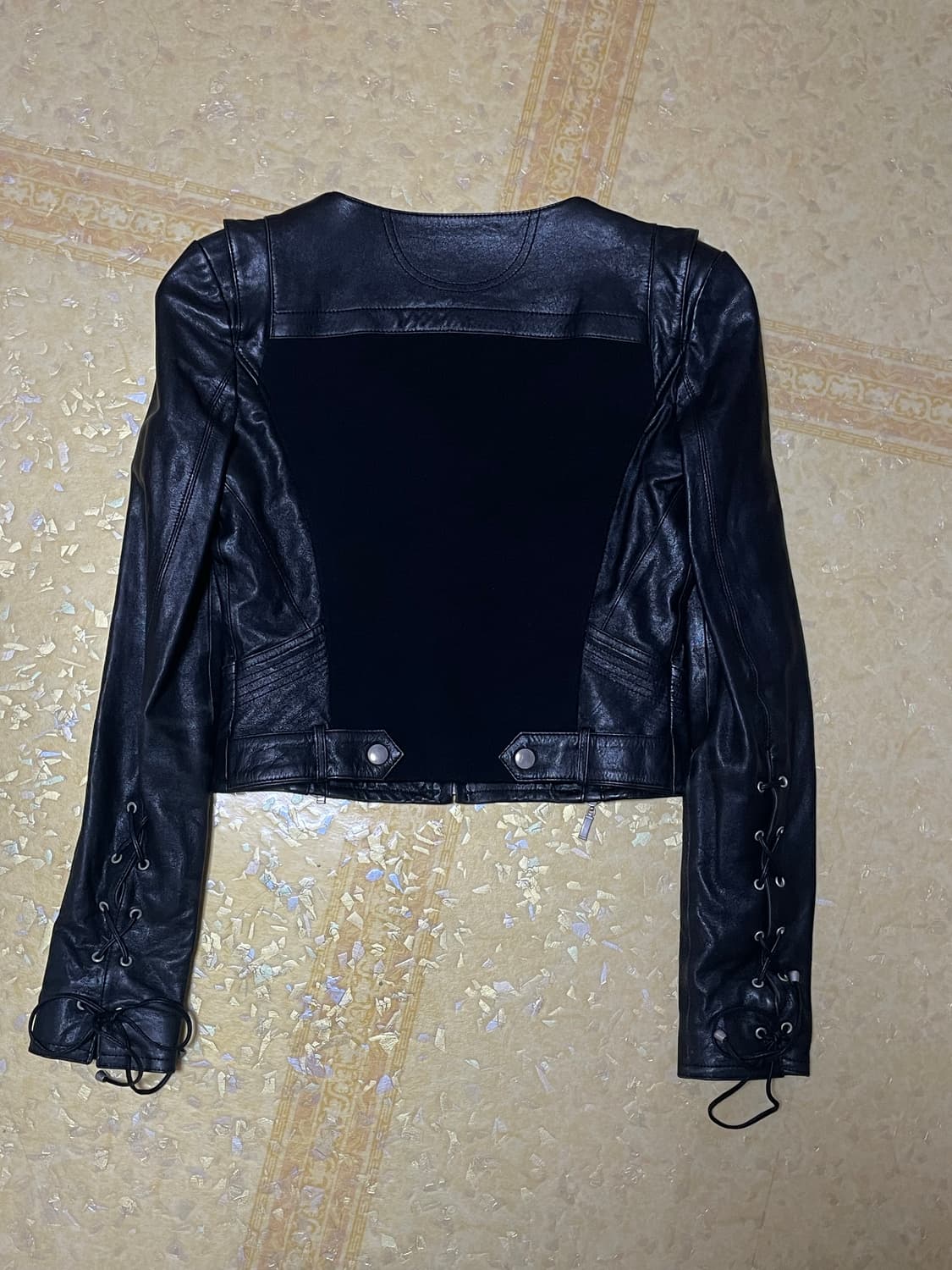 봄빅스엠무어 리얼레더 양가죽 레이스업 디테일 자켓 상품이미지5