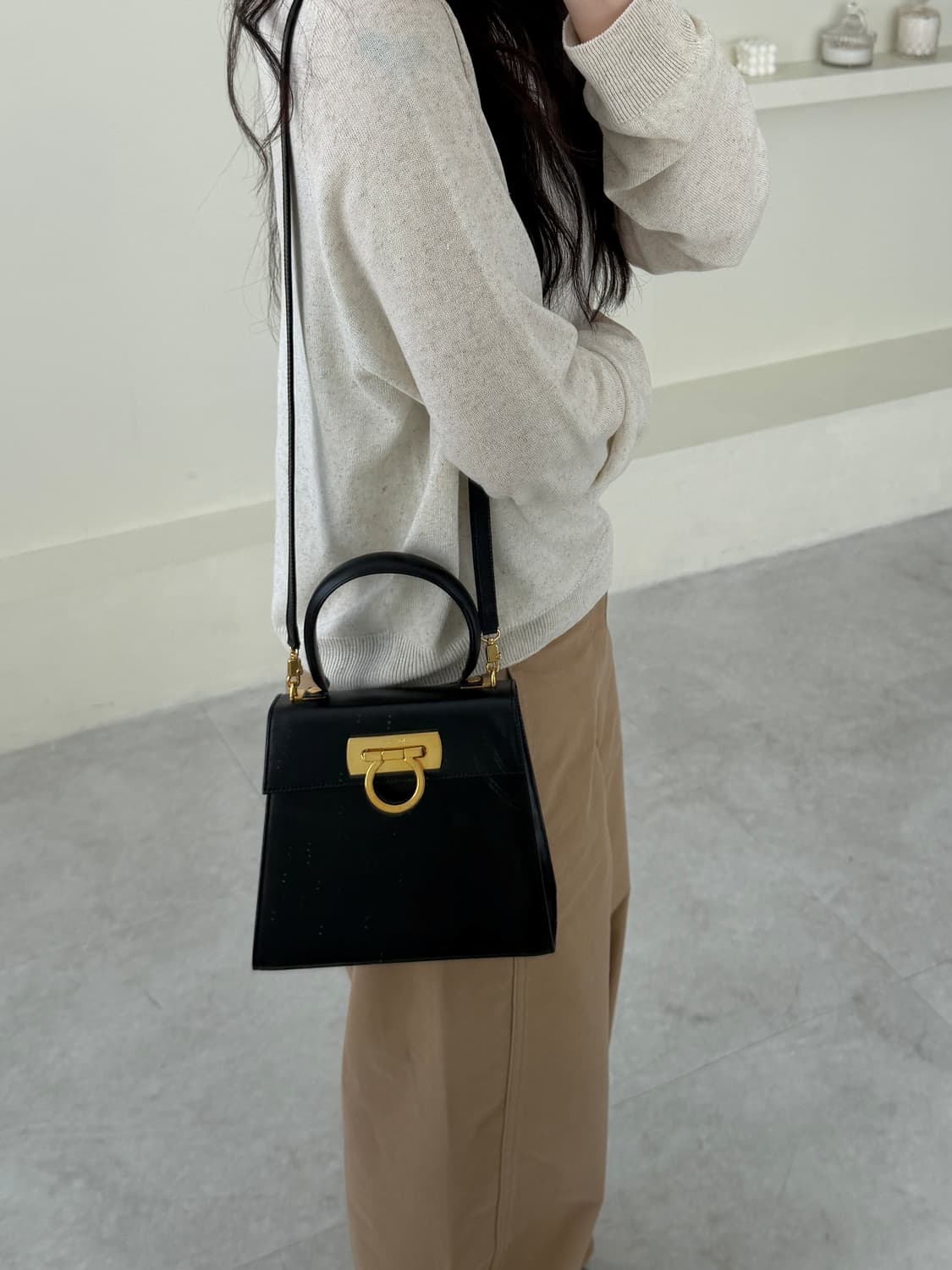 [Ferragamo] Iconic Top Handle Bag Small 상품이미지1
