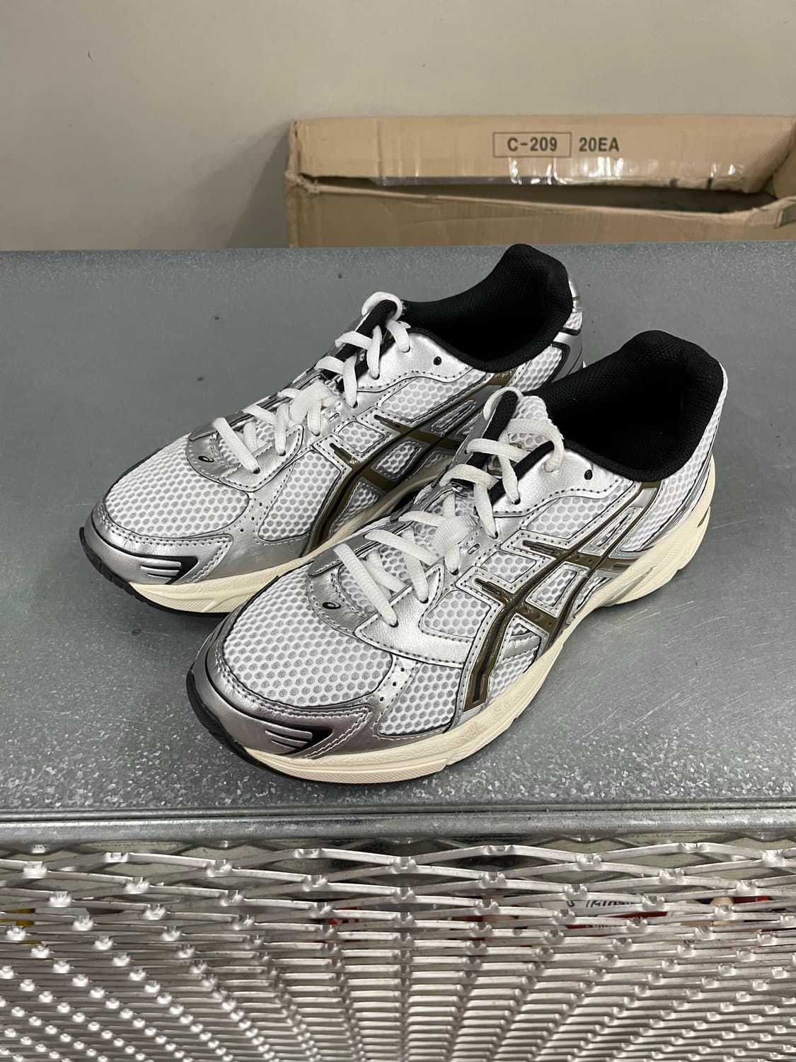 아식스 젤 1130 화이트 클레이 캐년 255 상품이미지2