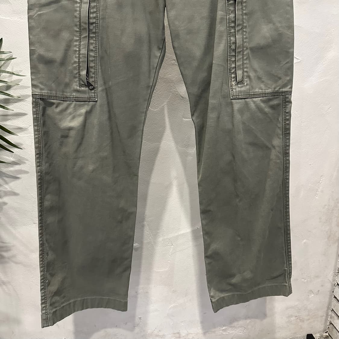 JPN VINTAGE 밀리터리 카고 팬츠 레귤러핏 사이드포켓 디테일 카키 상품이미지4