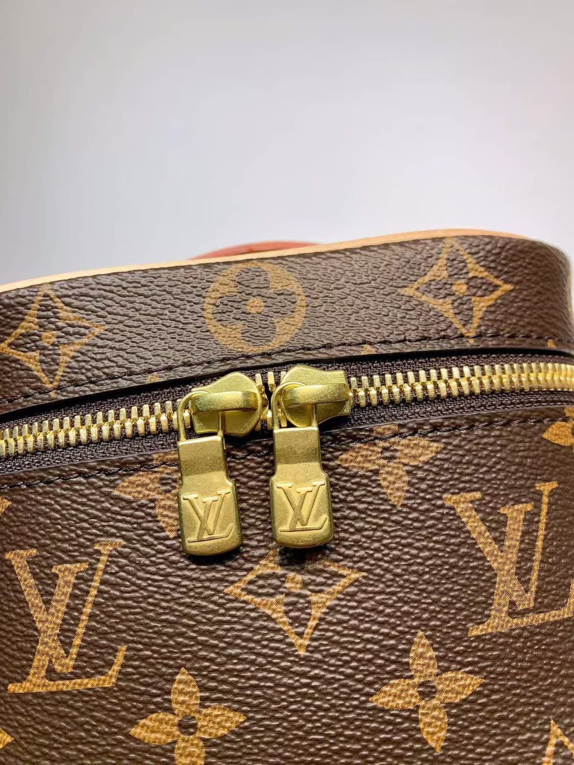 루이비통 니스 나노 메이크업 케이스 모노그램 상품이미지5