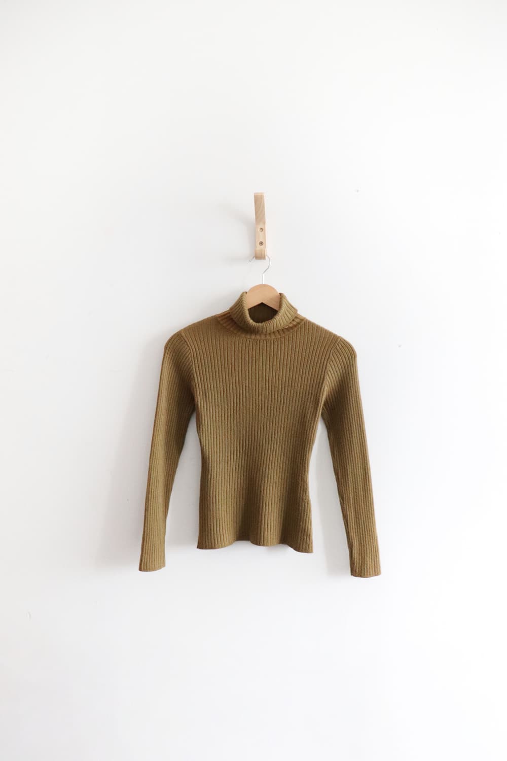 REDYAZEL olive turtleneck 상품이미지1