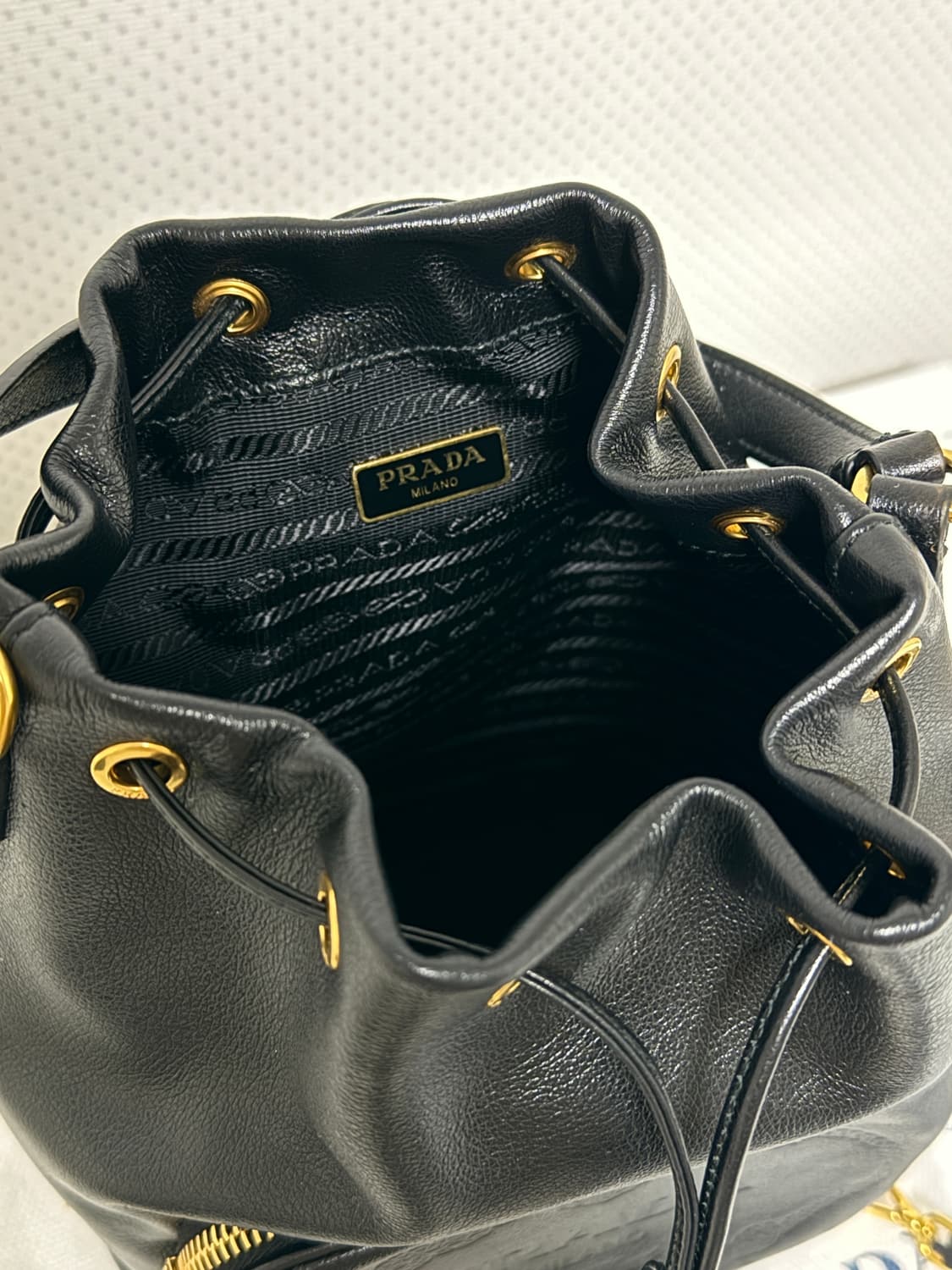 프라다 가죽 버킷 백 상품이미지8