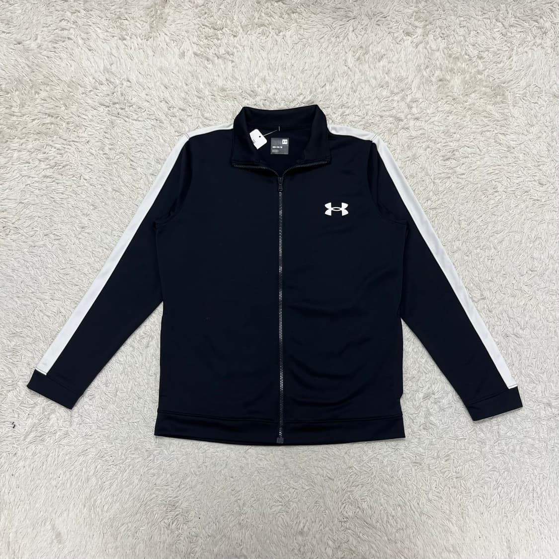 Under Armour black jersey 상품이미지4