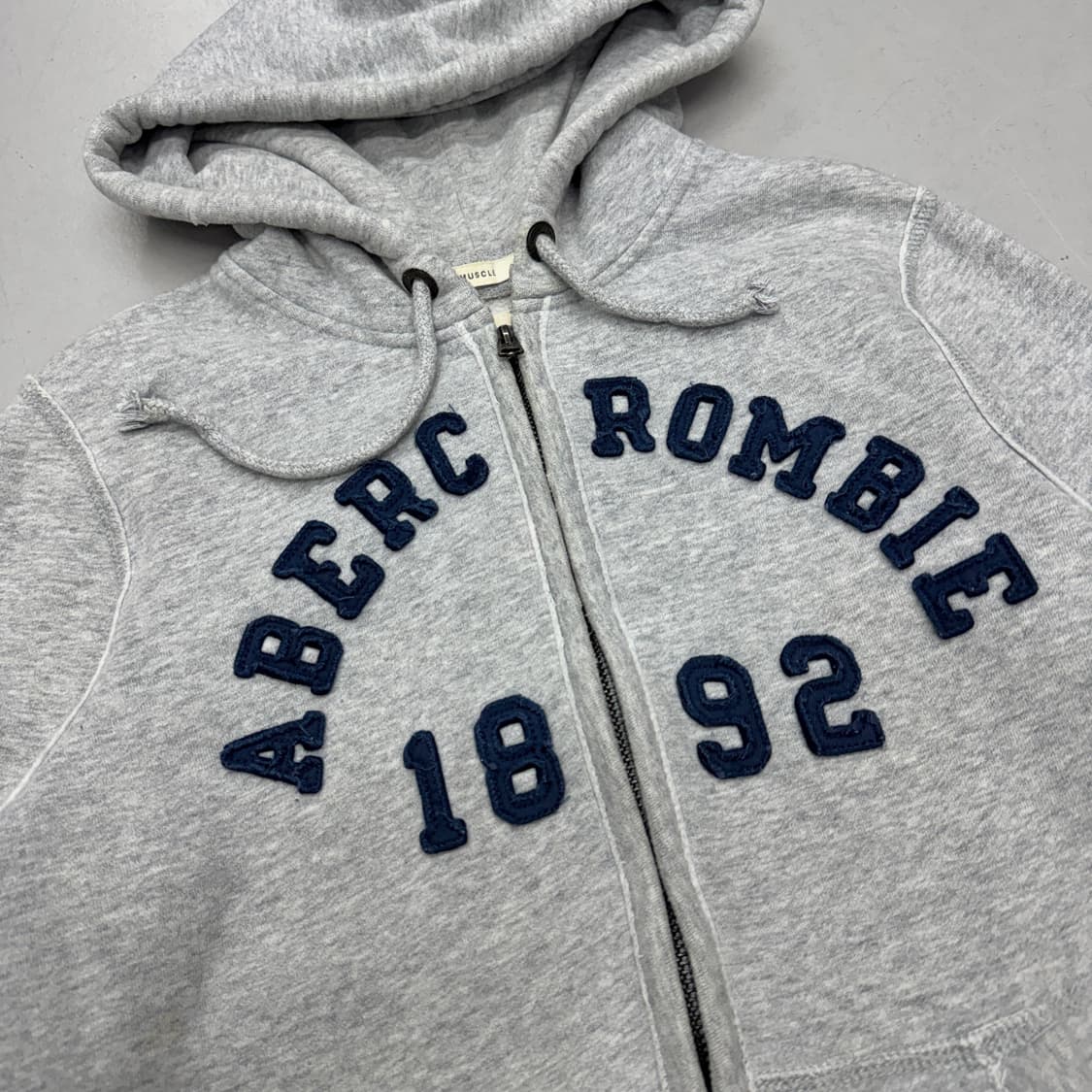 아베크롬비 Y2K 아치로고 후드집업 그레이 상품이미지3