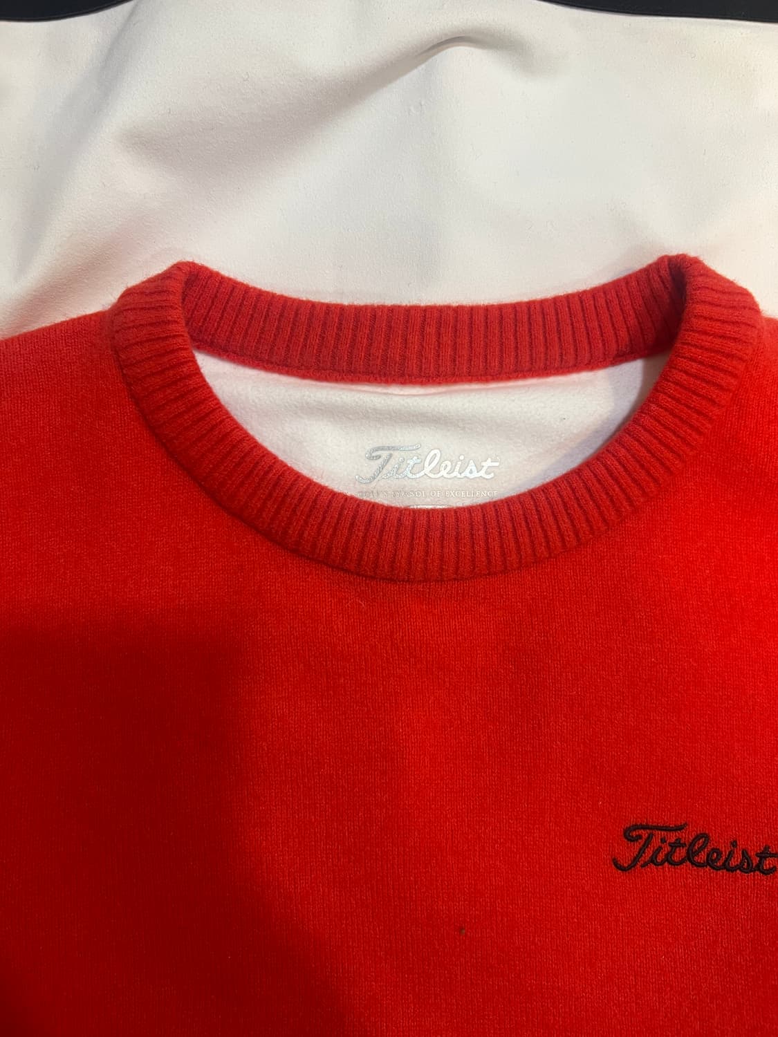 타이틀리스트 여성 레드 골프니트 라운드니트 상품이미지5