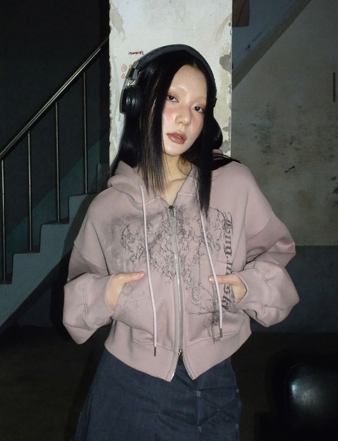 허그유어스킨 플러피 오버사이즈 후드집업 누디핑크롭레터링타투베이지기모티세리 상품이미지5