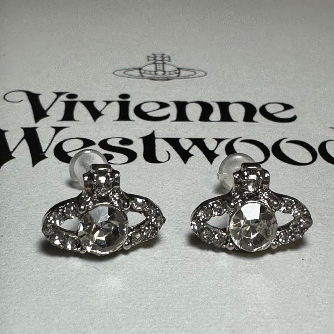 비비안웨스트우드 아카이브 화이트 크리스탈 orb 귀걸이 상품이미지1