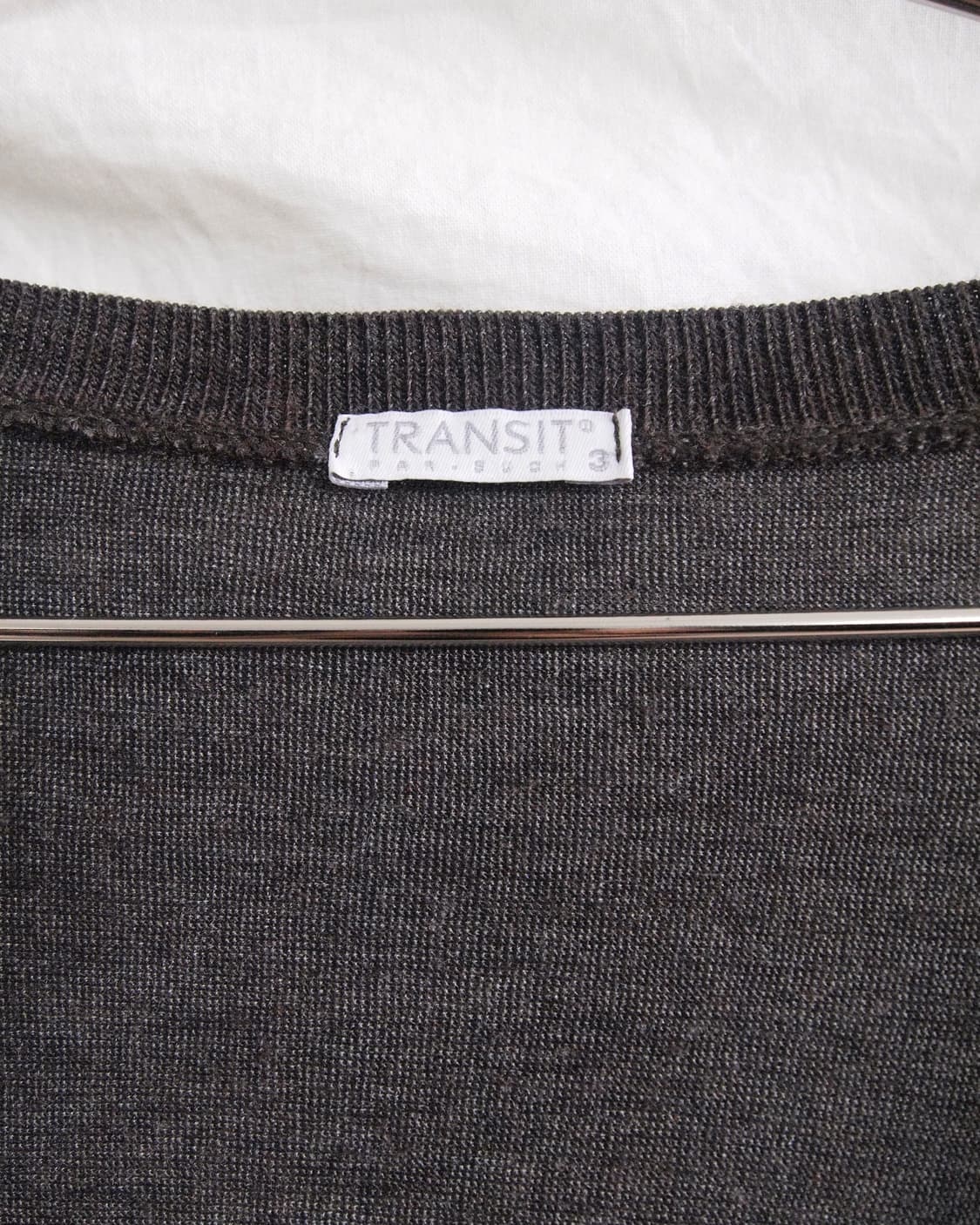 트랜짓 울 레이온 믹스 딥 넥 니트 상품이미지5