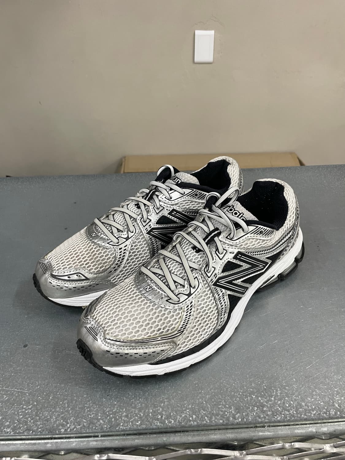 뉴발란스 860v2 화이트 블랙 실버 270 상품이미지2