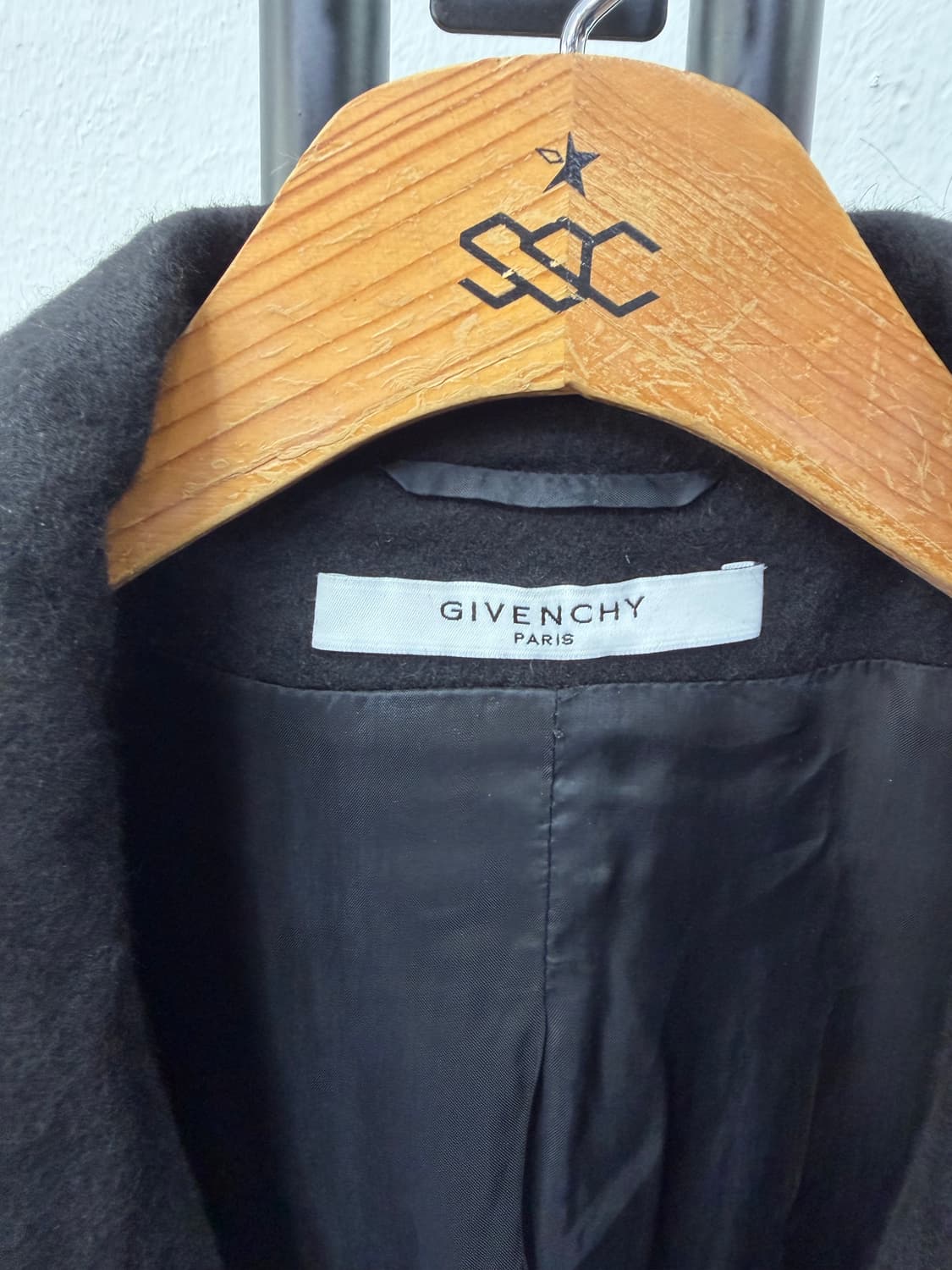 매장판정품) 지방시 여성 금장 디테일 봄버 코트 38 상품이미지7