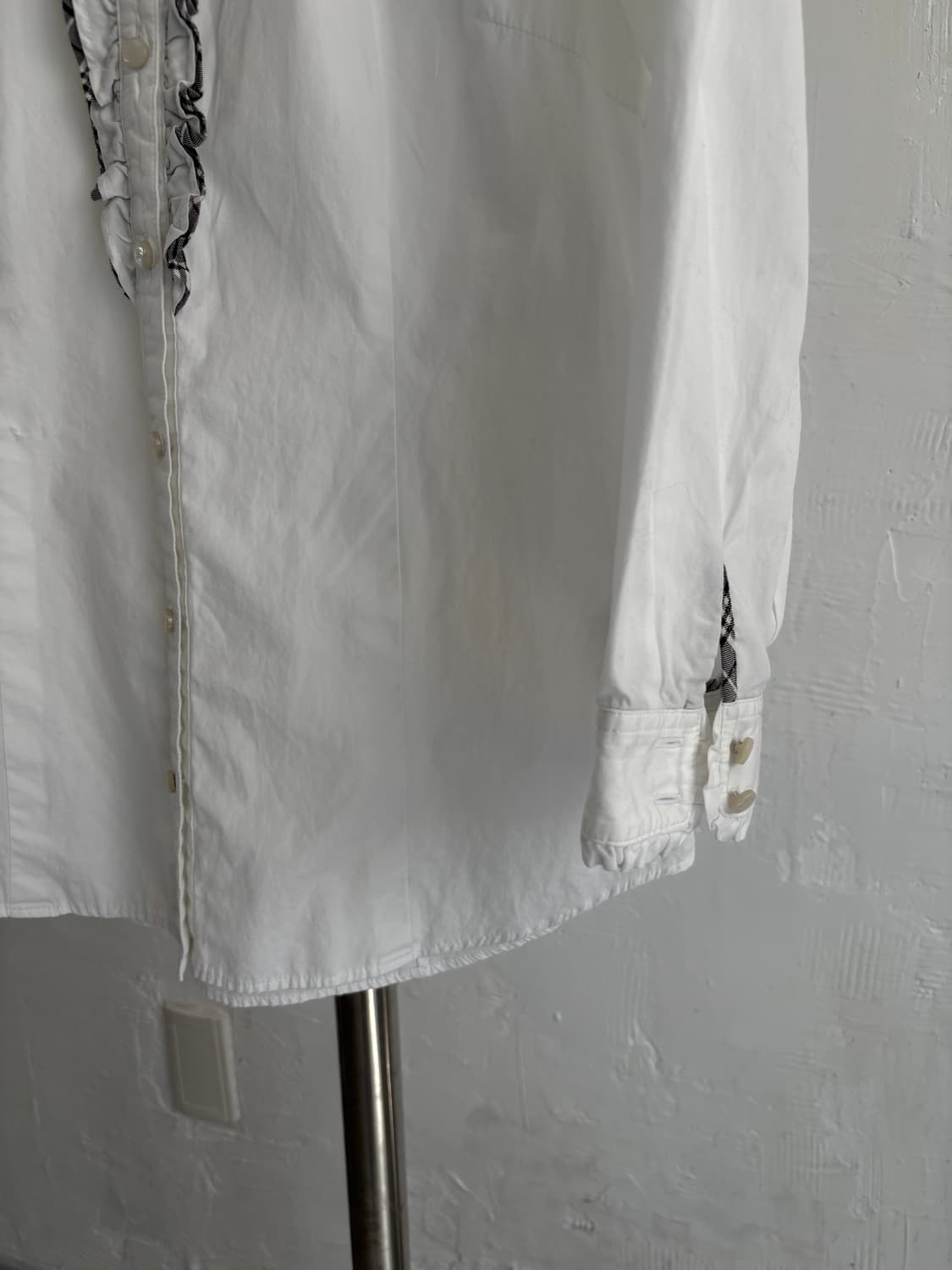 Burberry 버버리 블루라벨 퍼프 화이트 셔츠 상품이미지4