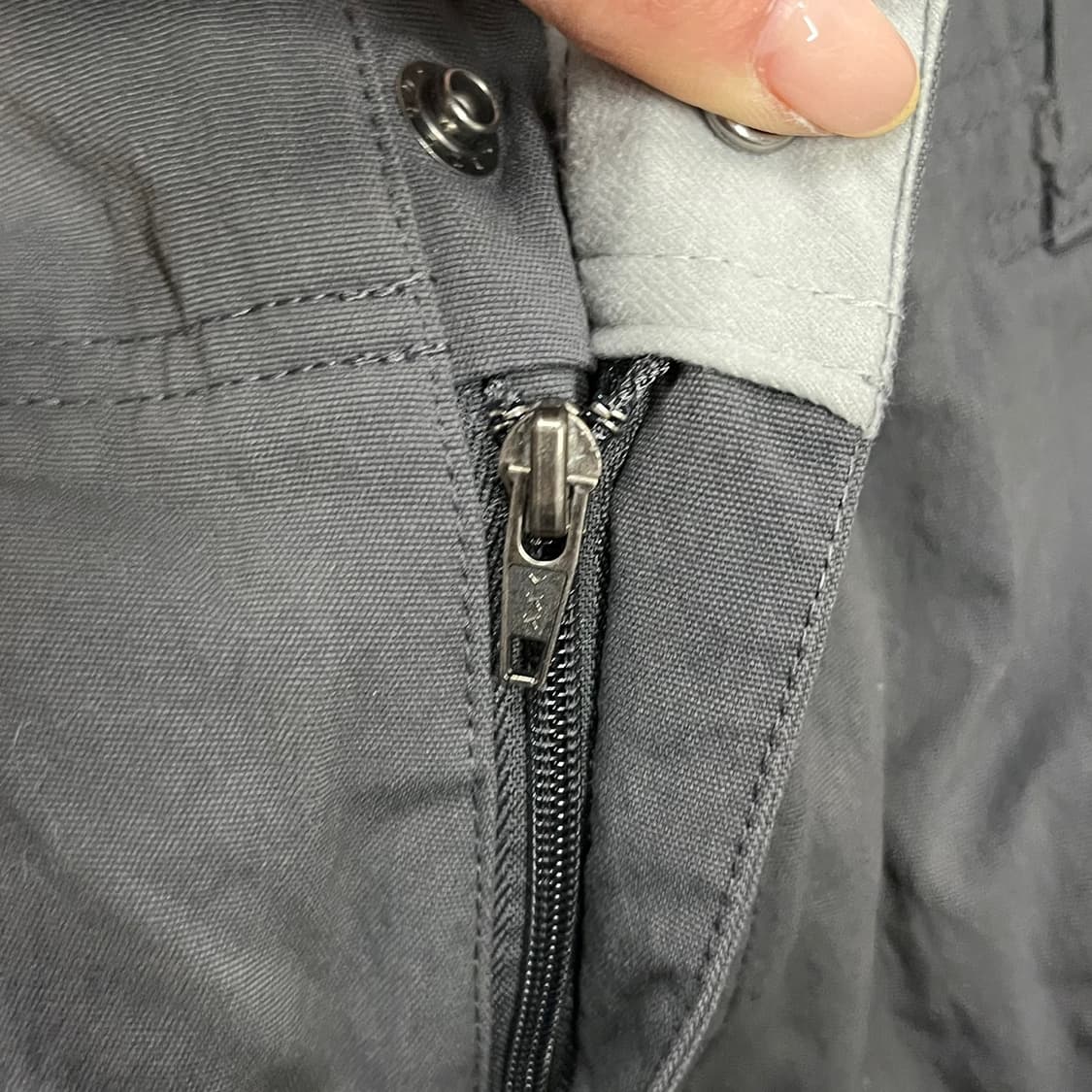 [정품] 마운틴하드웨어 남성 바지 차콜 b10 상품이미지5