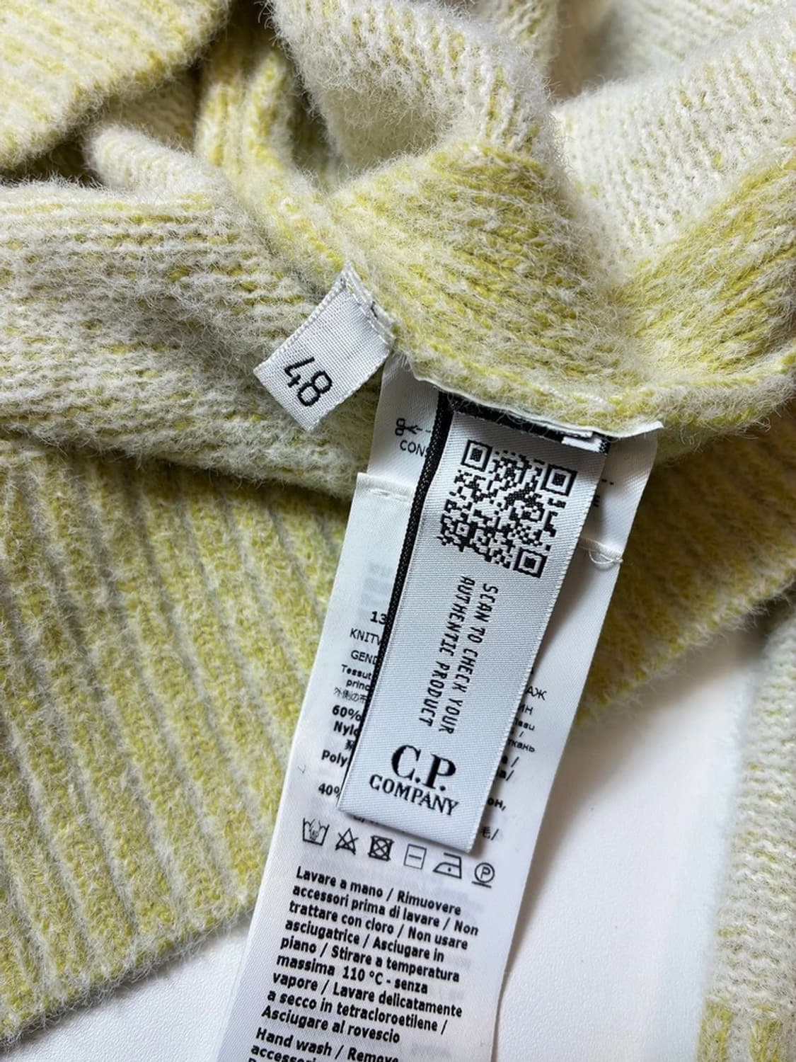 CP컴퍼니 램스울 아플리케 플리스 렌즈 스웨터 PN8446 상품이미지8