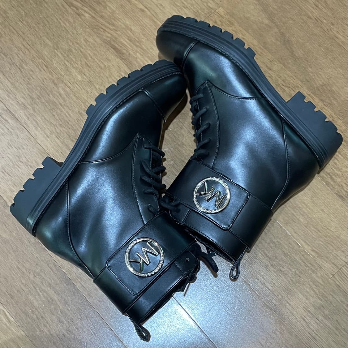 마이클코어스 가죽 앵클부츠 240 상품이미지8