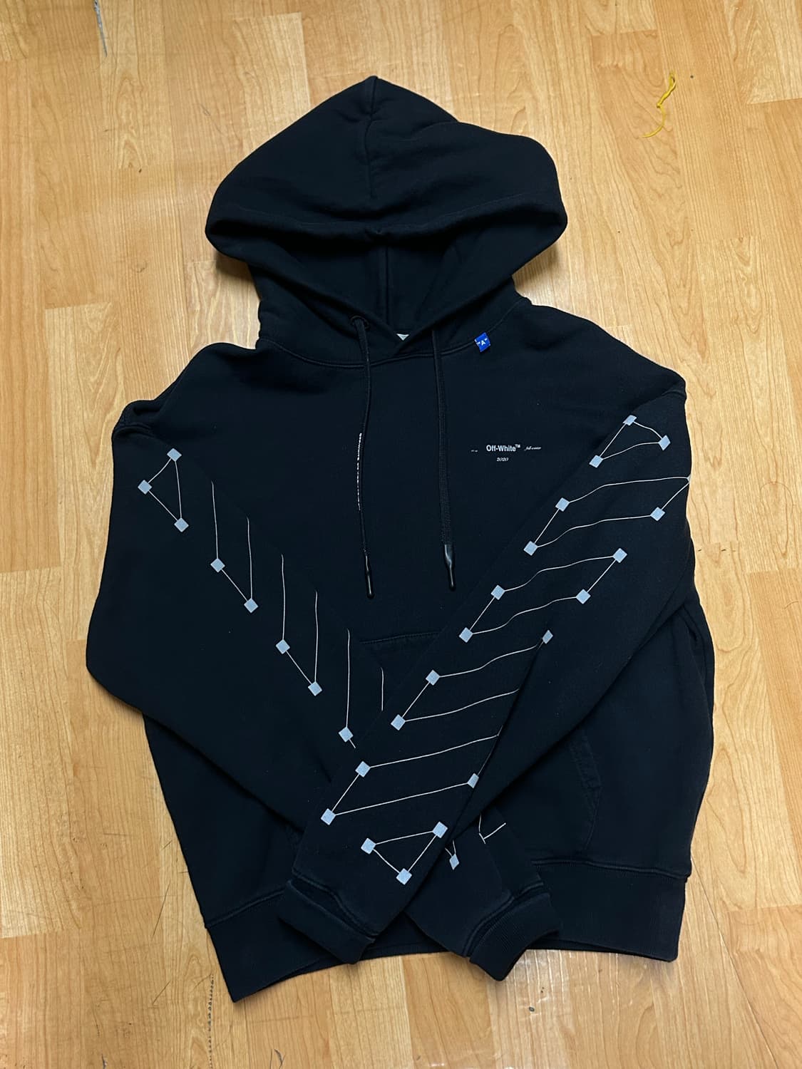 오프화이트 애로우 후드티 상품이미지1