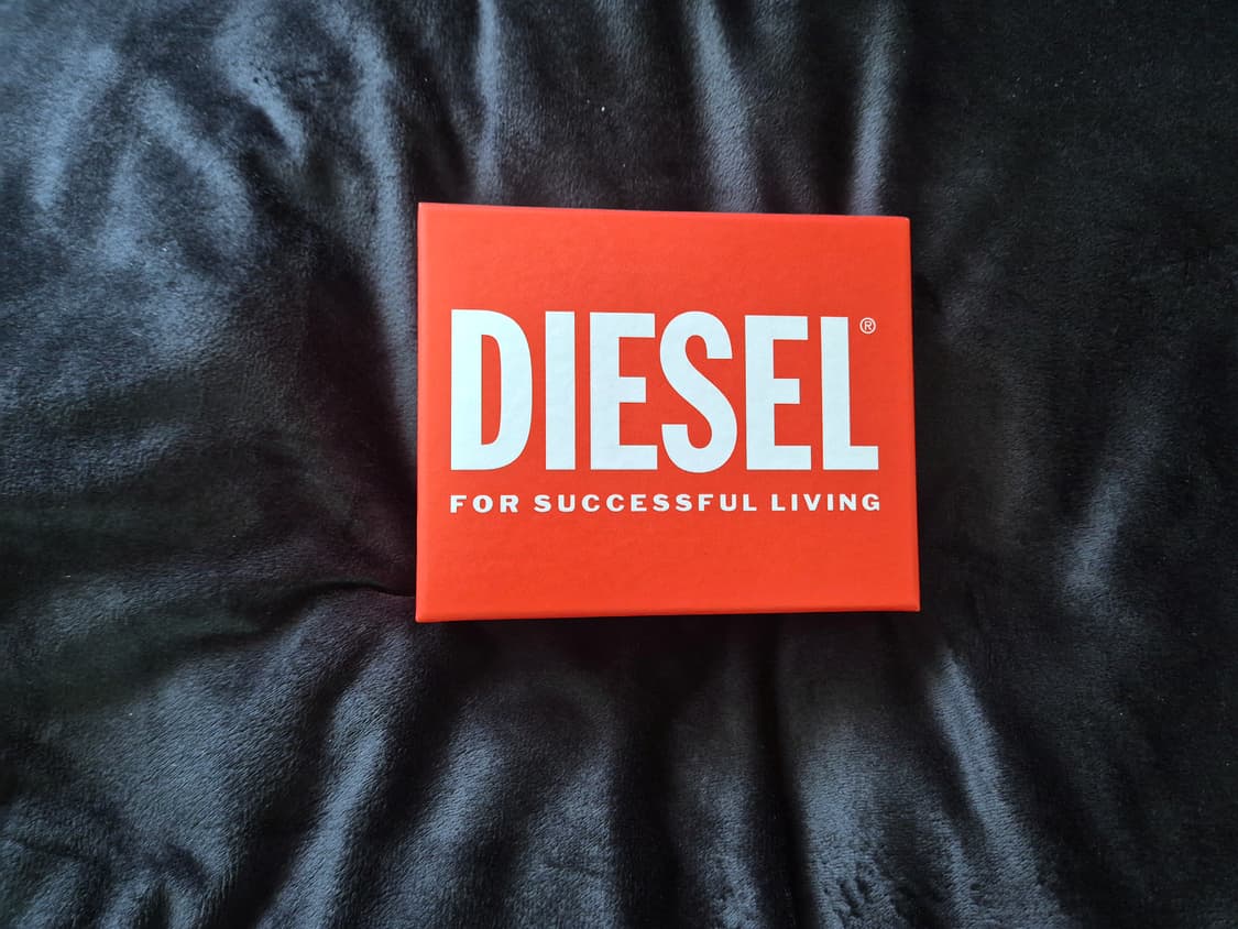 디젤 1DR 트라이폴드 반지갑 판매합니다 상품이미지2