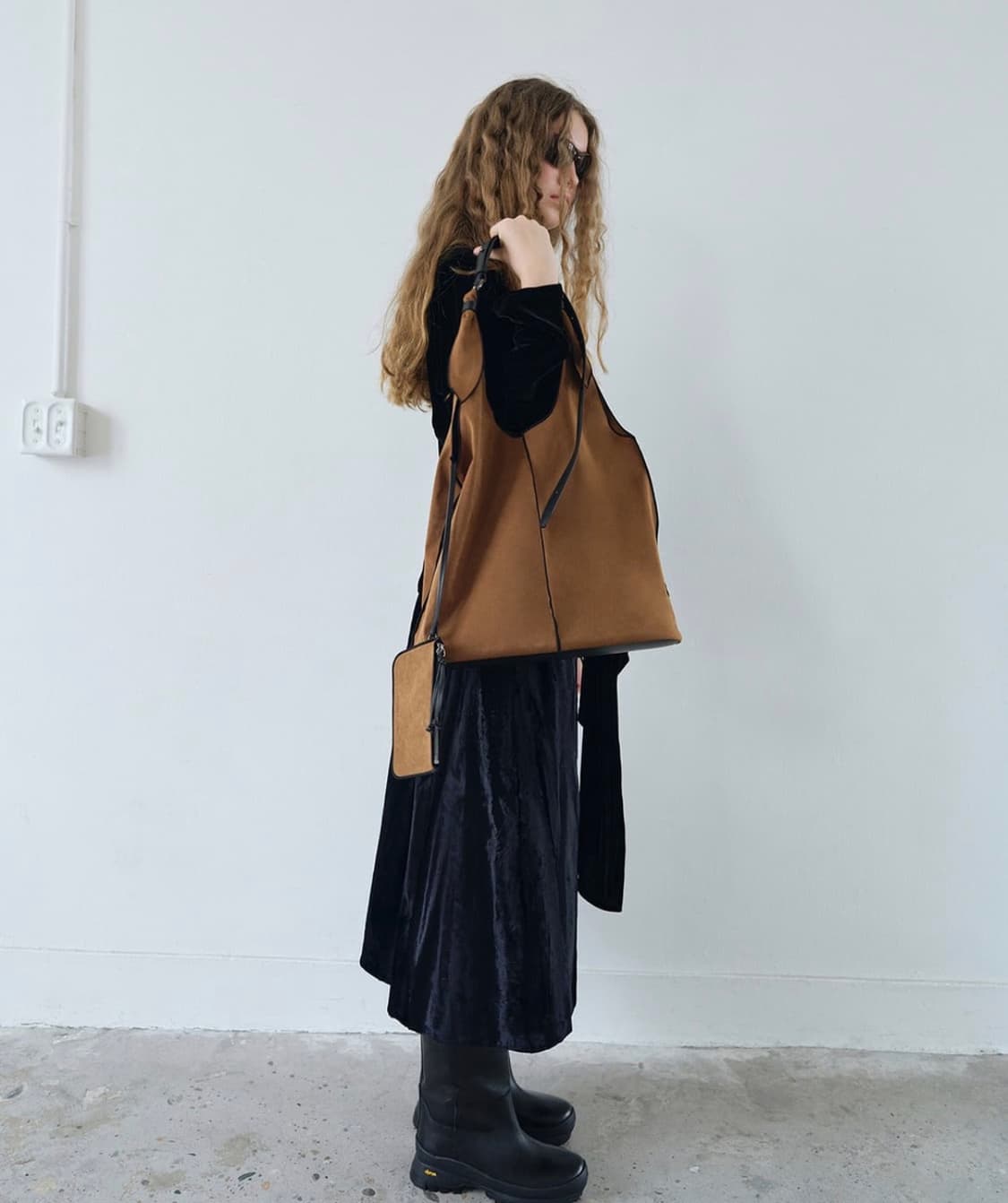 리본빛 아카이브앱크 가방 브라운 상품이미지1