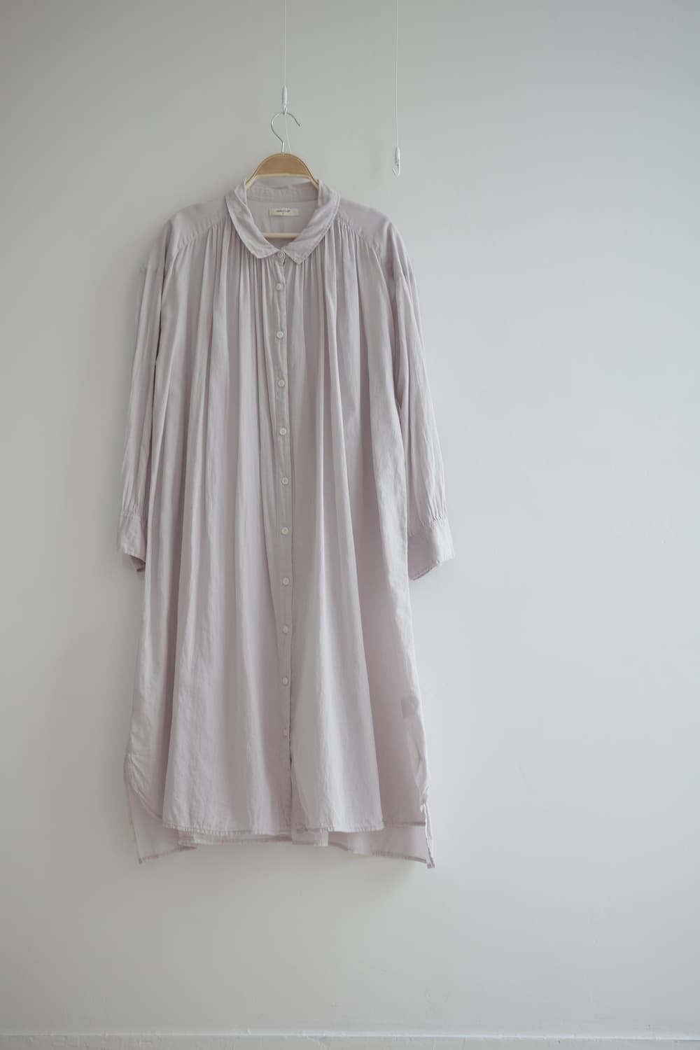 studio CLIP
• 연한 보라그레이 아사코튼 셔츠 롱원피스 상품이미지1