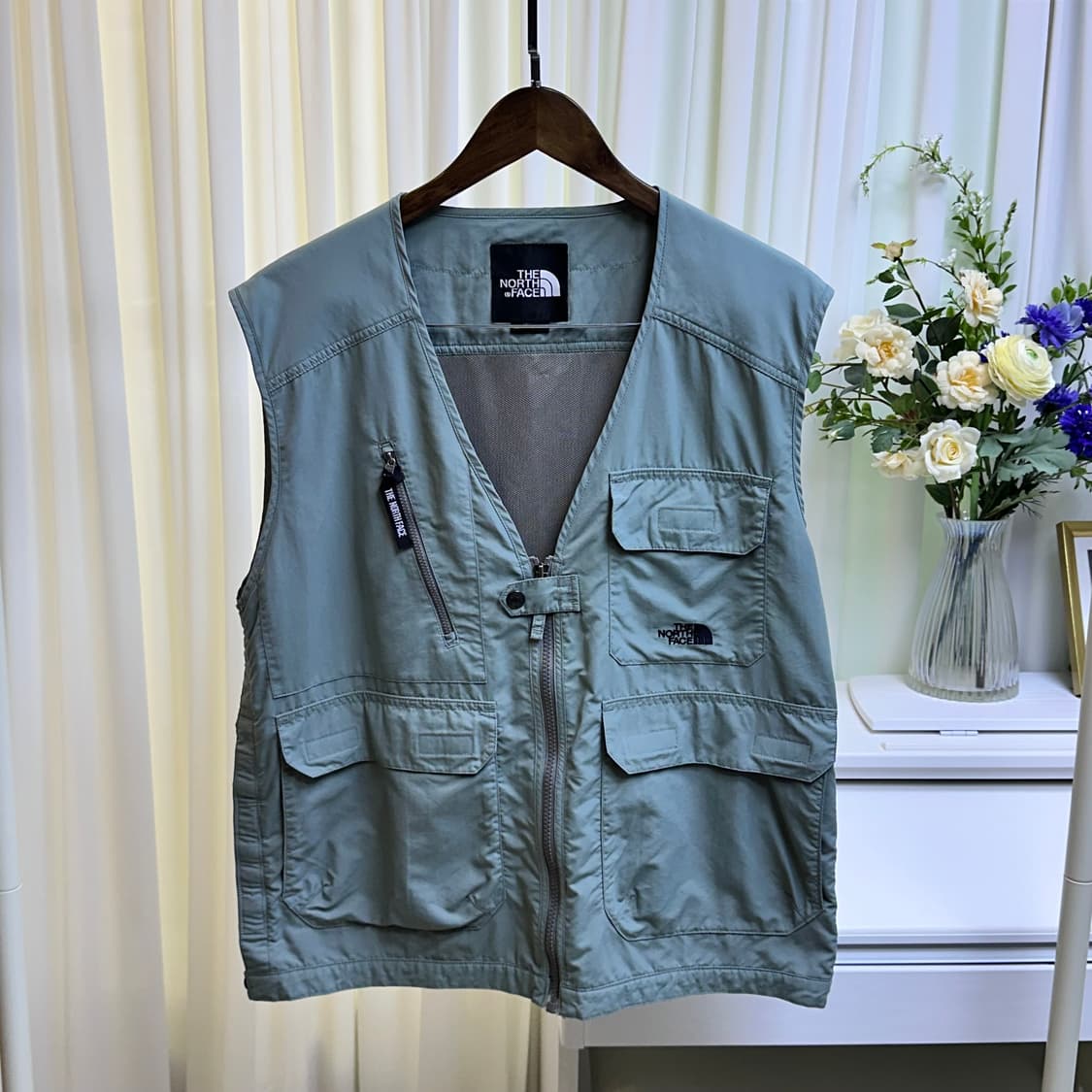 노스페이스의 나일론 유틸리티 베스트 상품이미지1