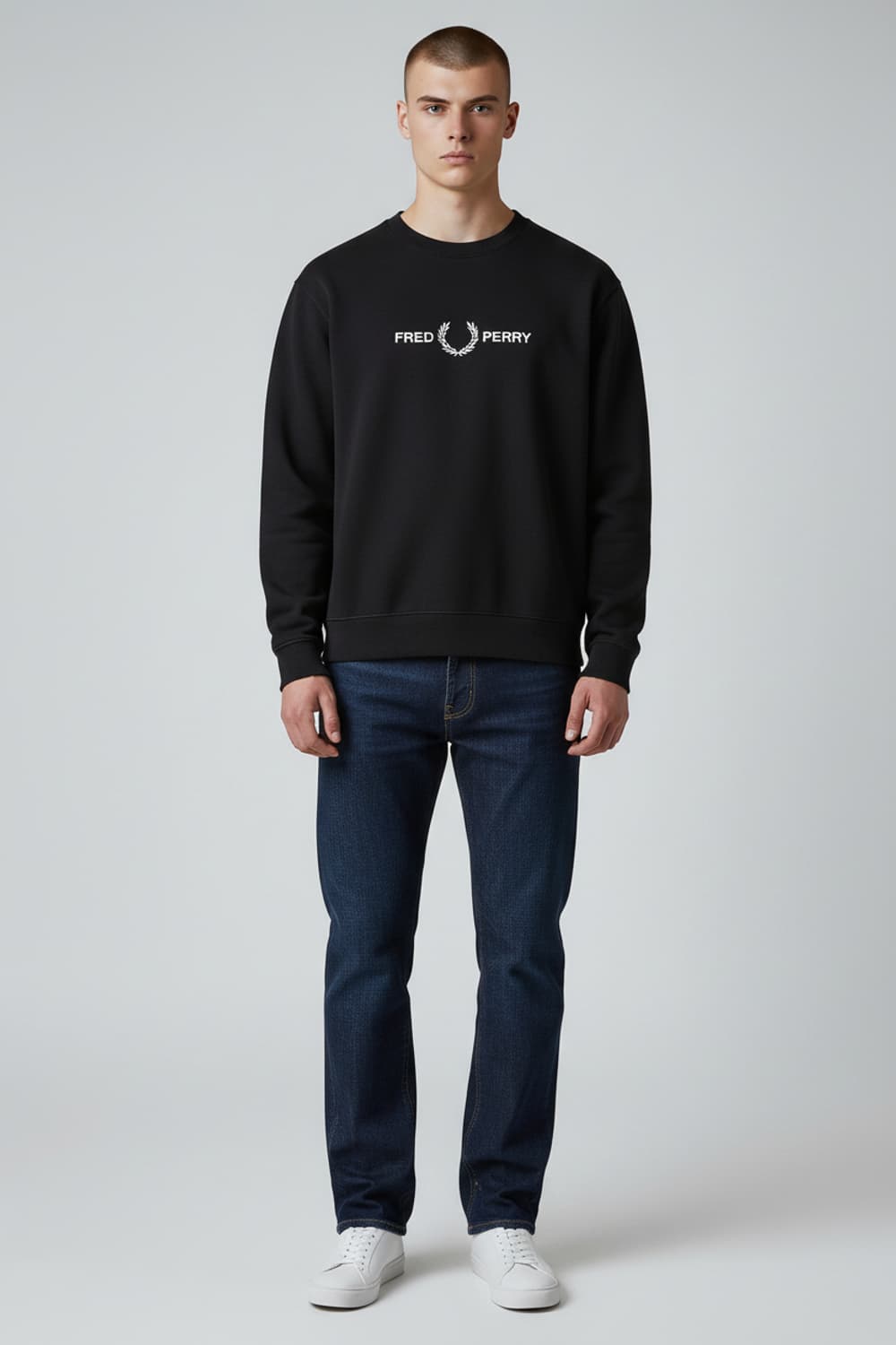 [L] 프레드페리 블랙 빅 자수 로고 기모 크루넥 맨투맨 상품이미지3