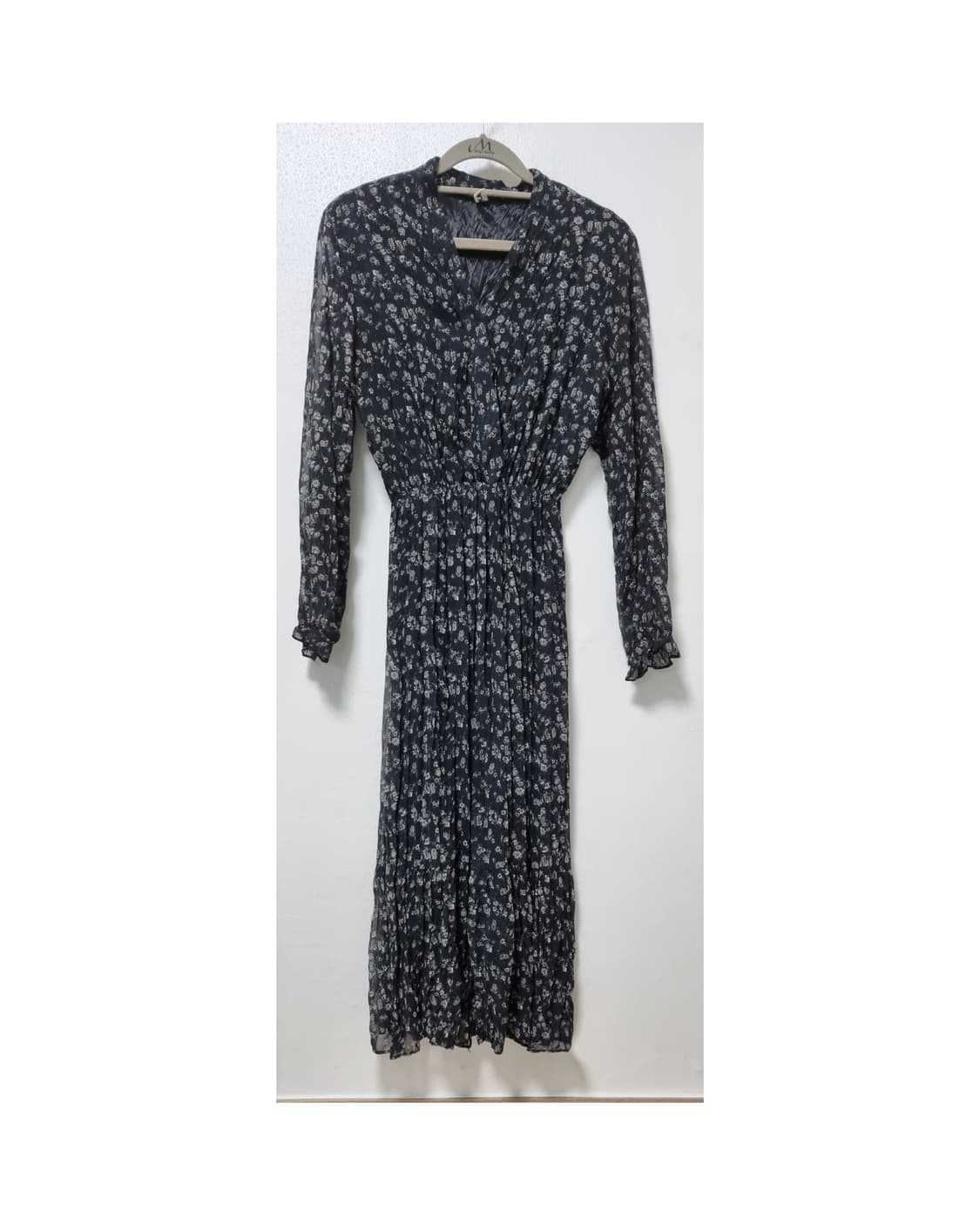 브이넥 주름 롱 원피스 상품이미지1