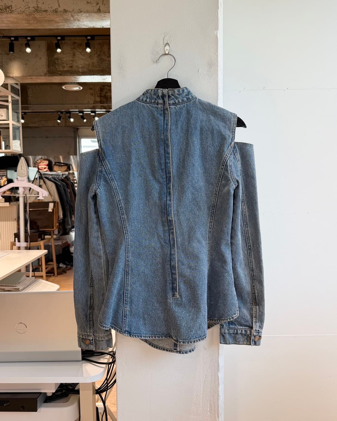 준지 데님 숄더 컷아웃 탑 상품이미지7