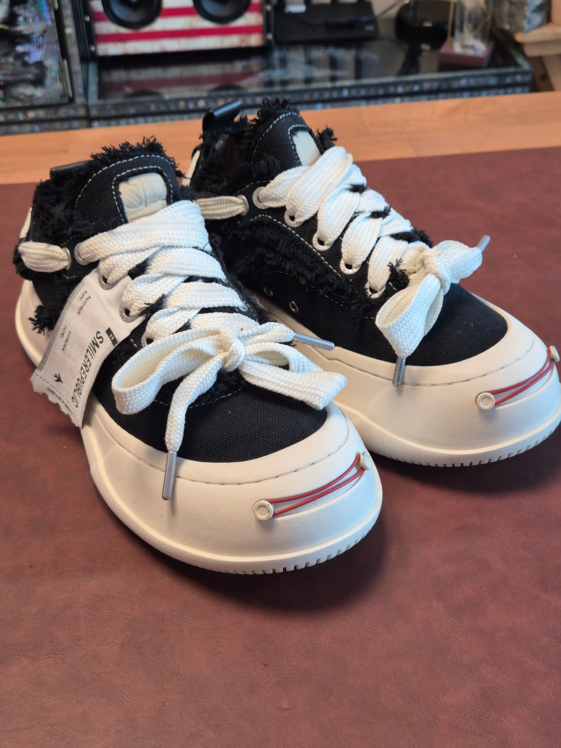 실착용1회 250(41) 스마일리퍼블릭 블랙 화이트 검흰 상품이미지9