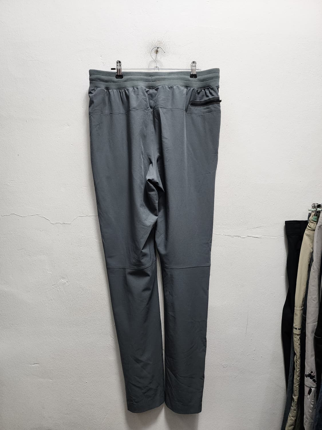 언더아머 밴딩 우븐 기능성 팬츠 XXL 상품이미지2