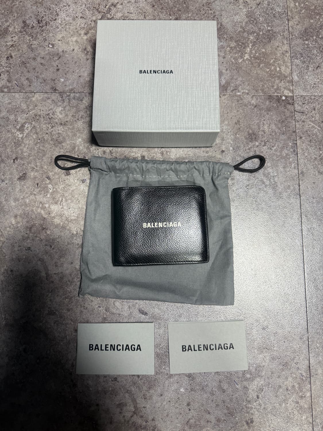 발렌시아가 반지갑 풀박스 상품이미지1