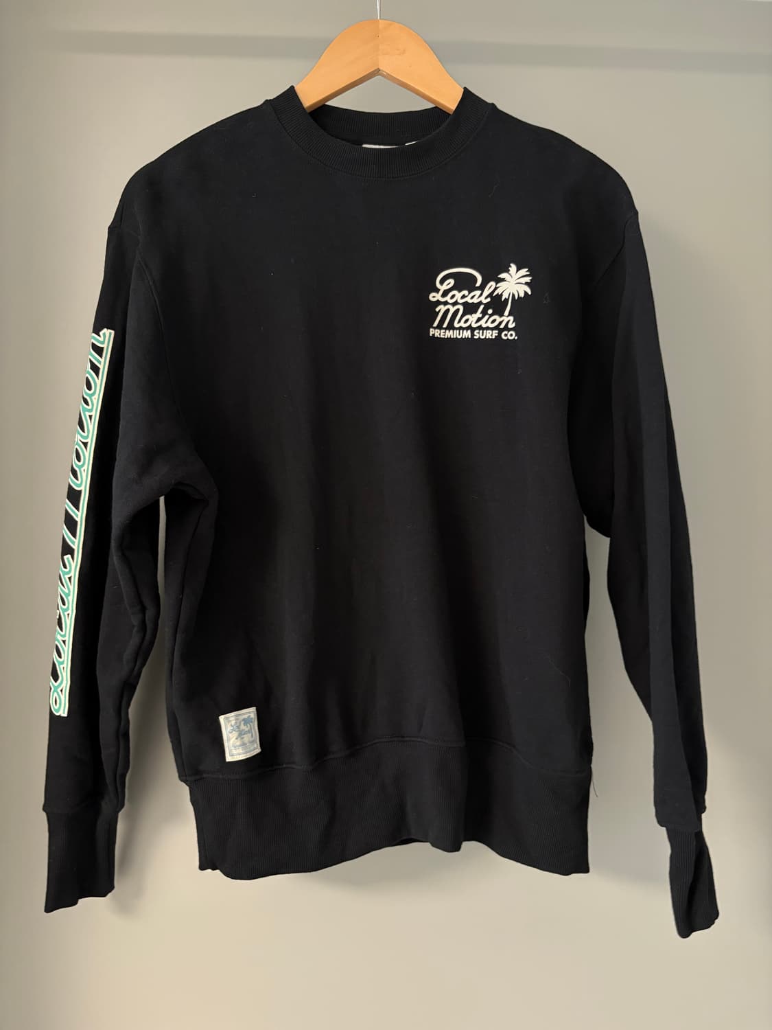 LOCAL MOTION black sweatshirt 상품이미지1