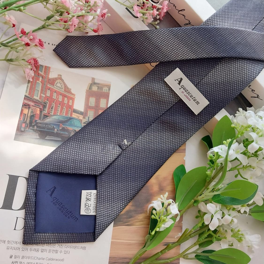 아쿠아스큐텀 실크 네이비 패턴 넥타이 9.6cm A+등급 K2374
 상품이미지4