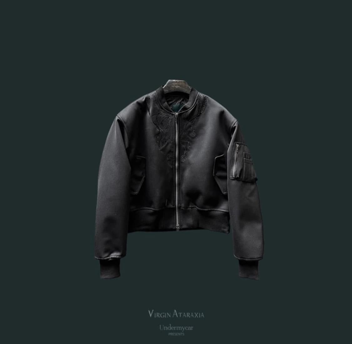 [2] 언더마이카 BLACK MAMBA CROPPED MA-1 크롭 봄버 상품이미지1