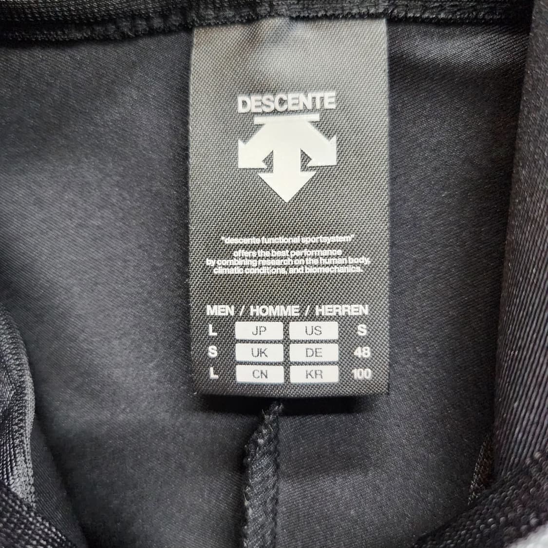 데상트 로고 기능성 후드 바람막이 S(L) 상품이미지5