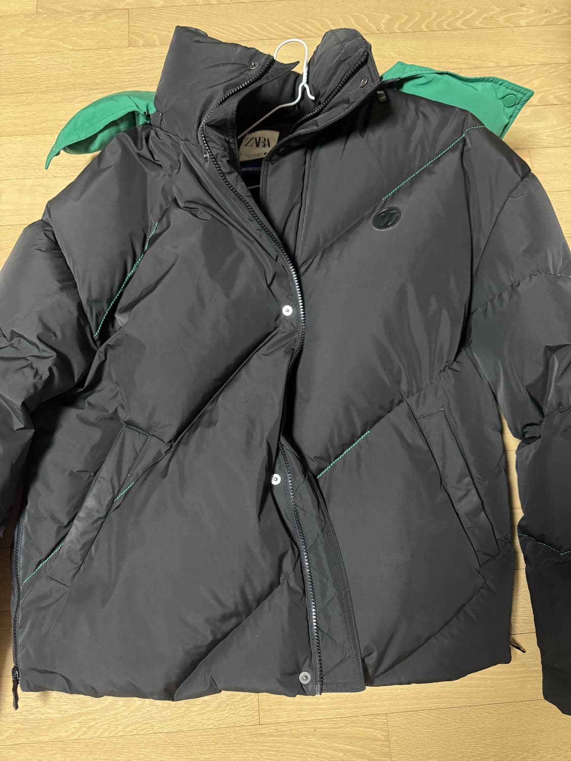 자라 아더에러 패딩 팝니다 상품이미지1