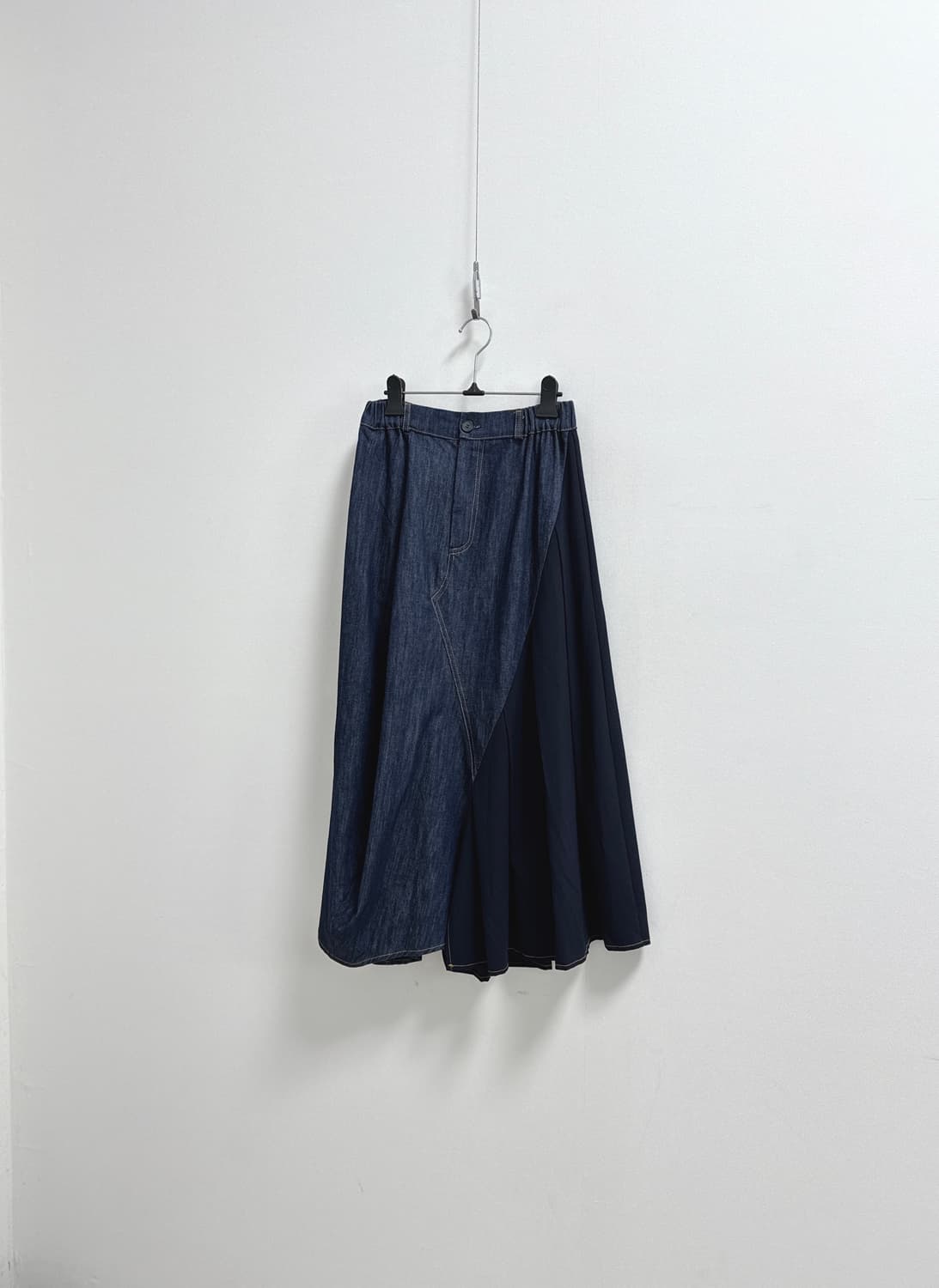 더일마 데님 텍스쳐 블록 스커트 상품이미지1