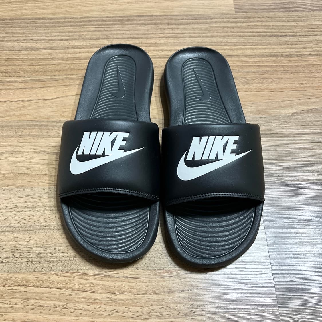 나이키 슬라이드 슬리퍼 블랙 상품이미지2
