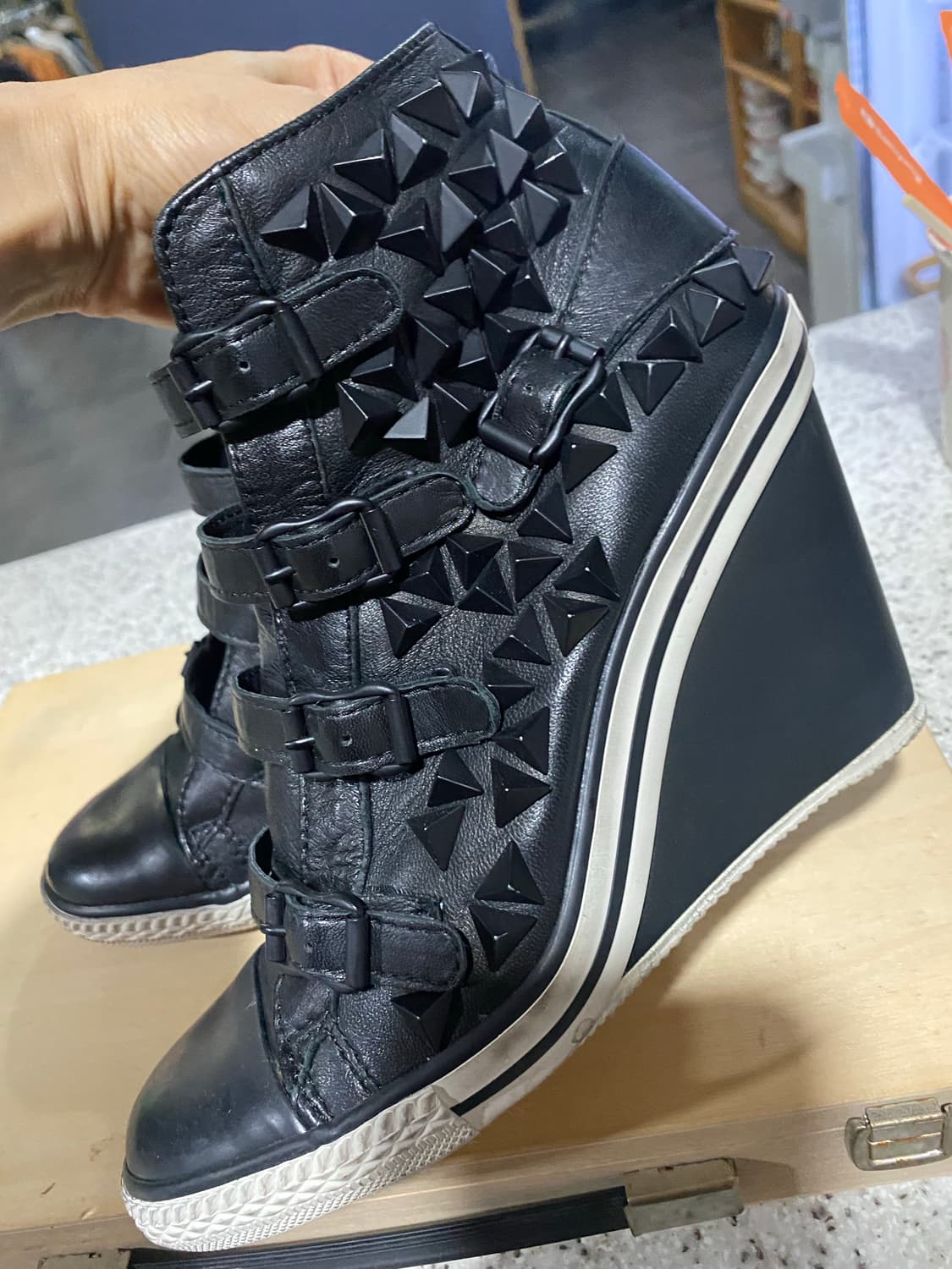 ASH 아쉬 블랙 웨지힐 스니커즈 39 상품이미지2