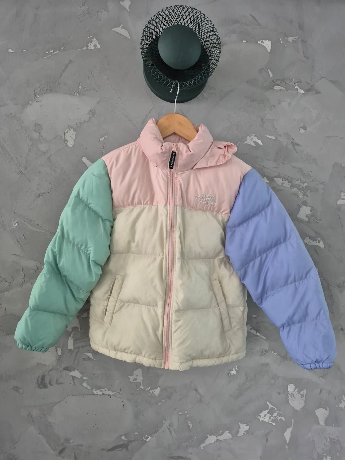 노스페이스 키즈 패딩 점퍼 사이즈 140(여자44) 상품이미지1