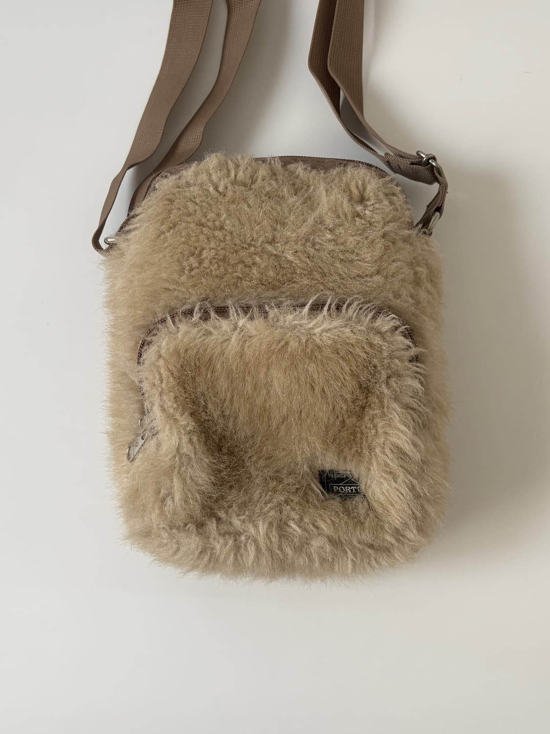 x BEAMS - Fur Shoulder Bag (Beige) 상품이미지2