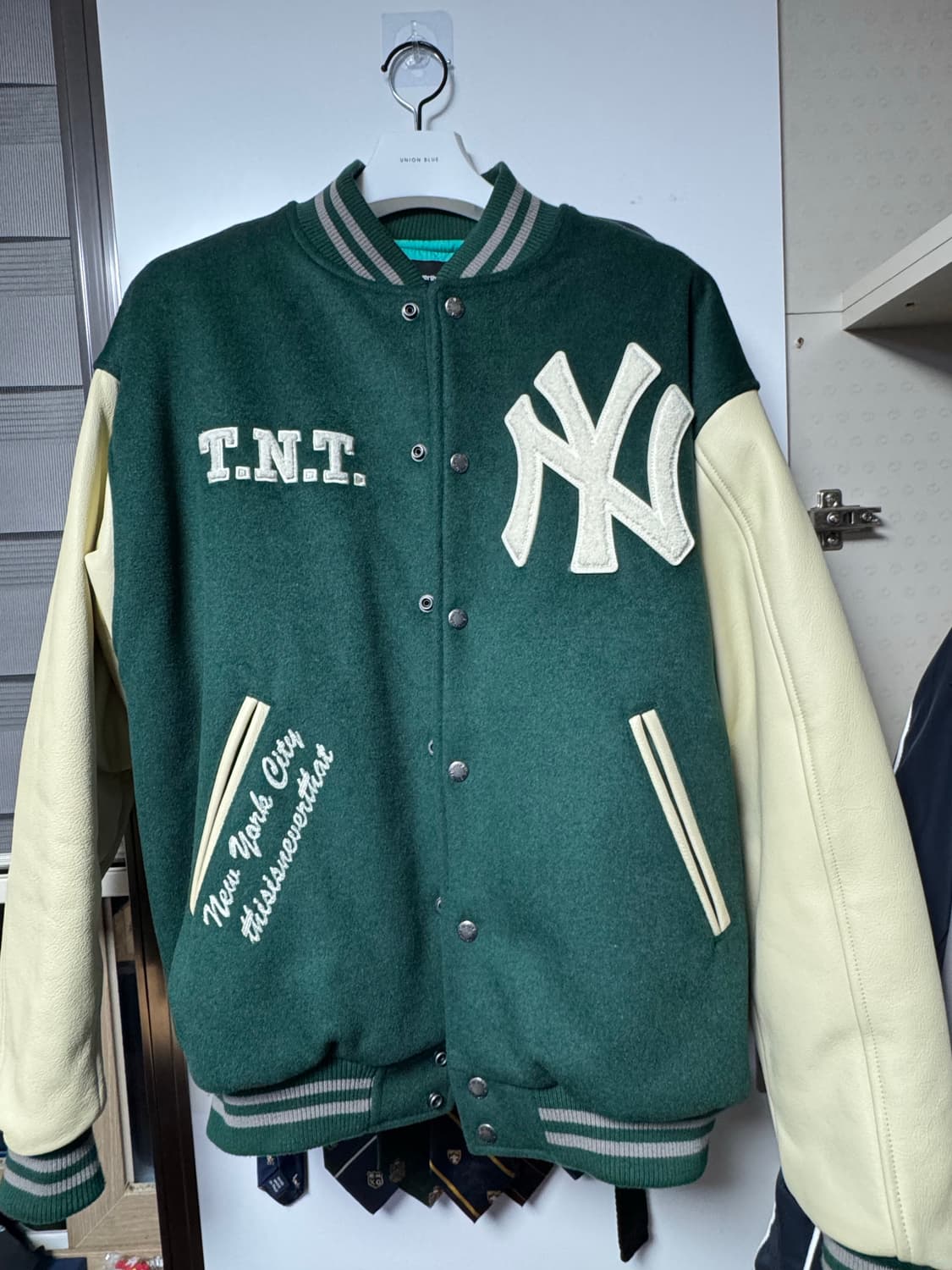 디스이즈네버댓 뉴에라 바시티 상품이미지1