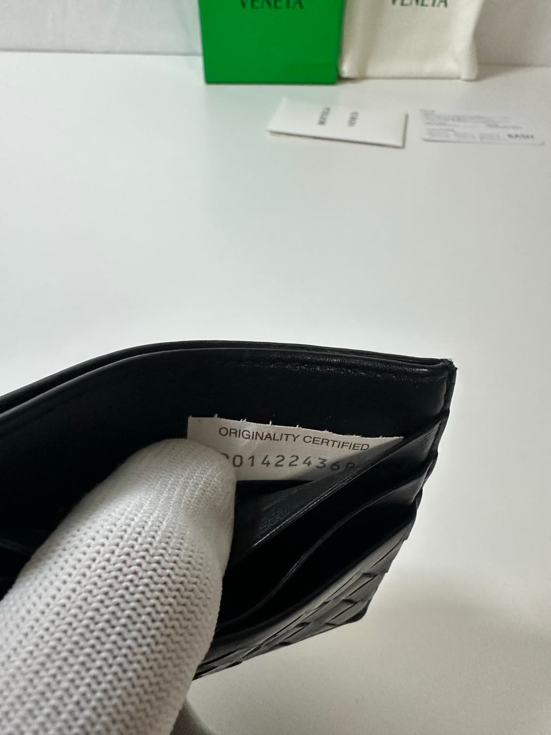 보테가베네타 인트레아치토 카드지갑 블랙 (OS)  상품이미지8