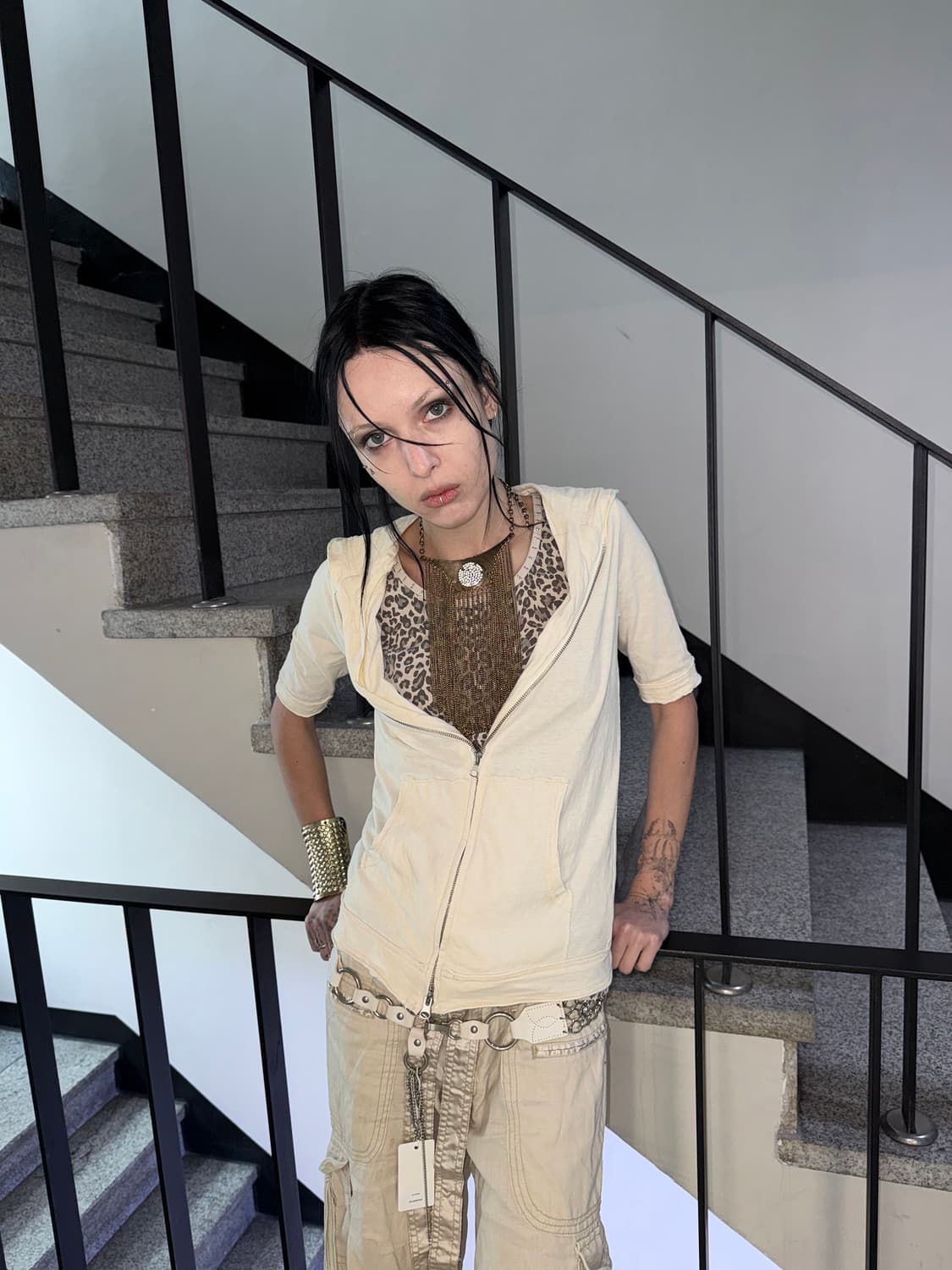 raw cut zip up hoodie 상품이미지4