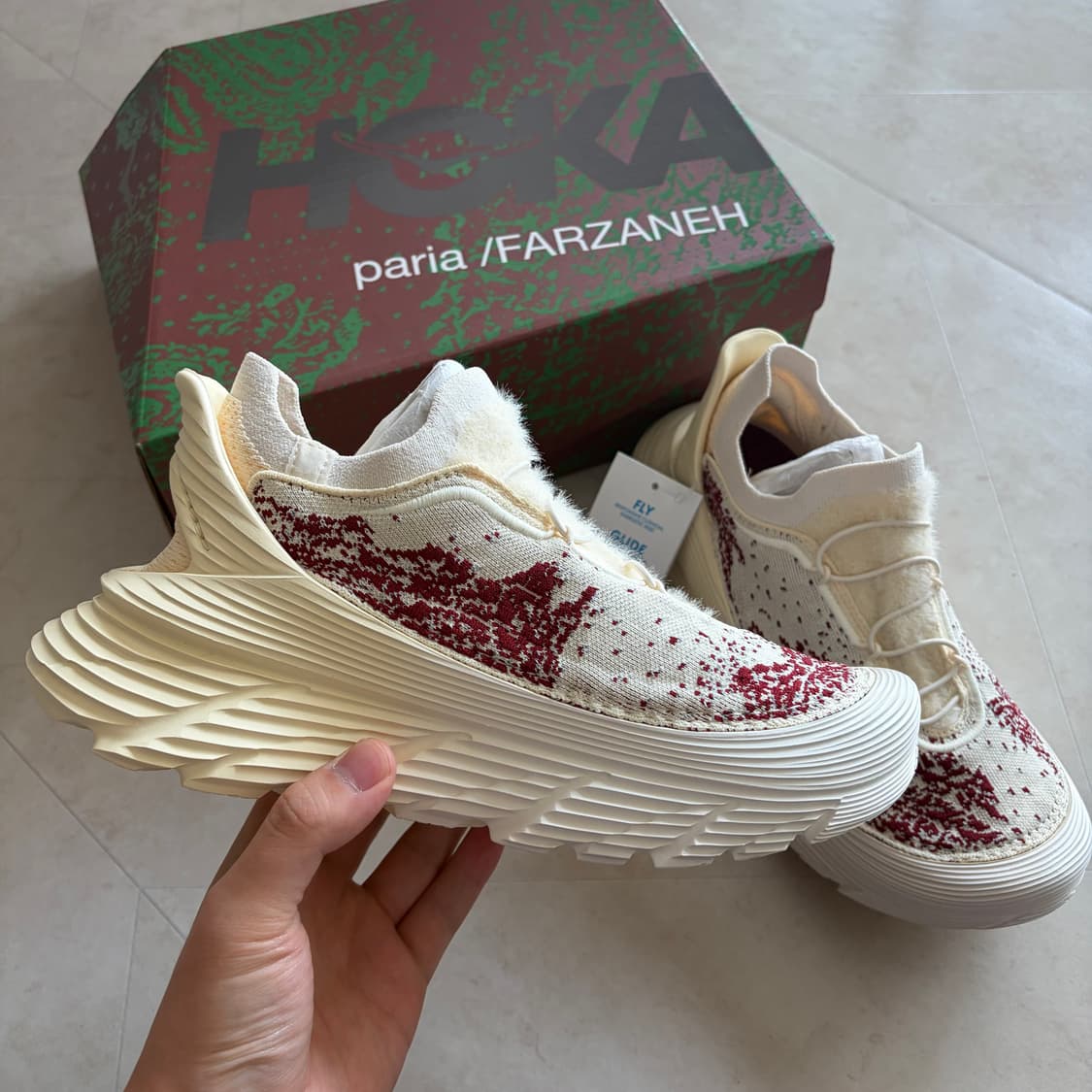 새상품(250) 호카 x 파리아 파르자네 리스토어 TC 츄카 크림 상품이미지3