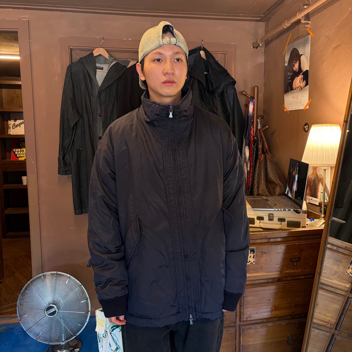 VERSACE JEANS 네이비 나일론 투웨이 패디드 자켓 상품이미지3