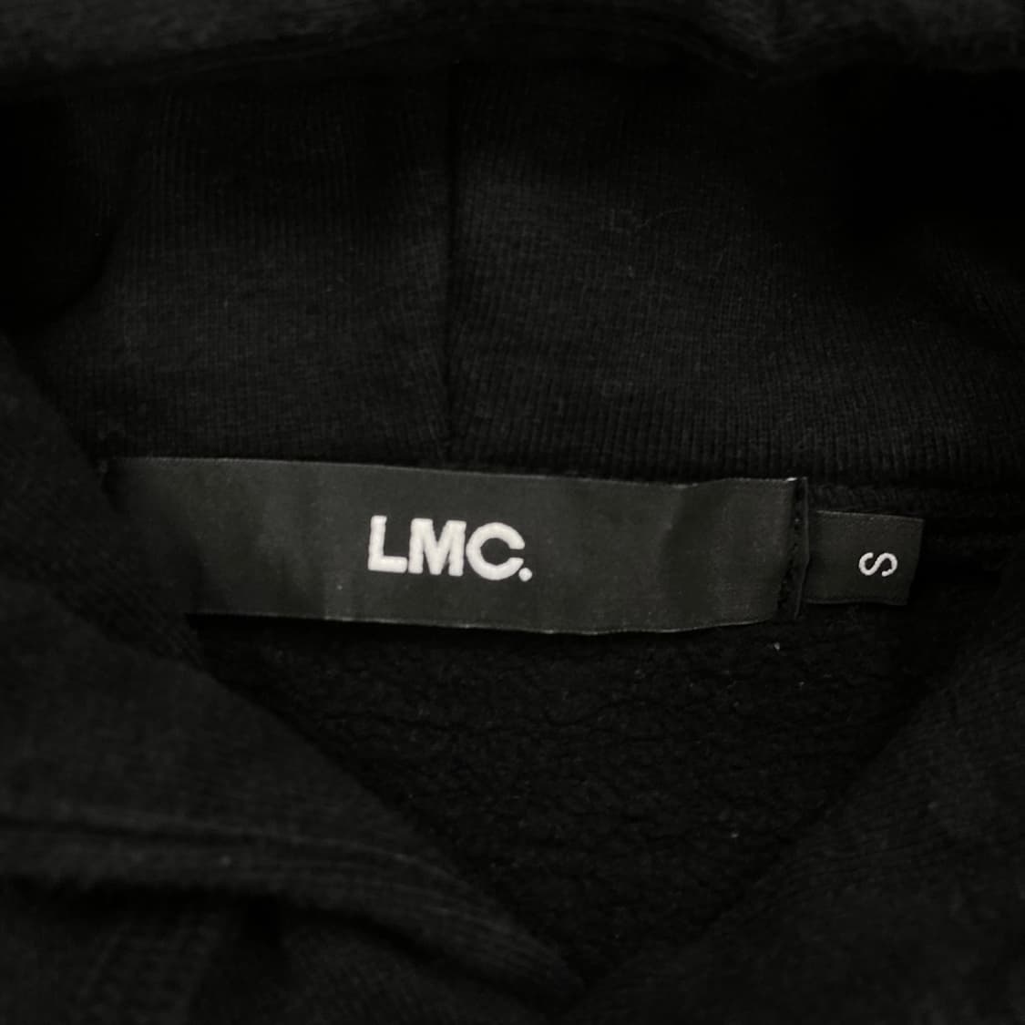 LMC 블랙 컬러 빅로고 후드티 상품이미지3