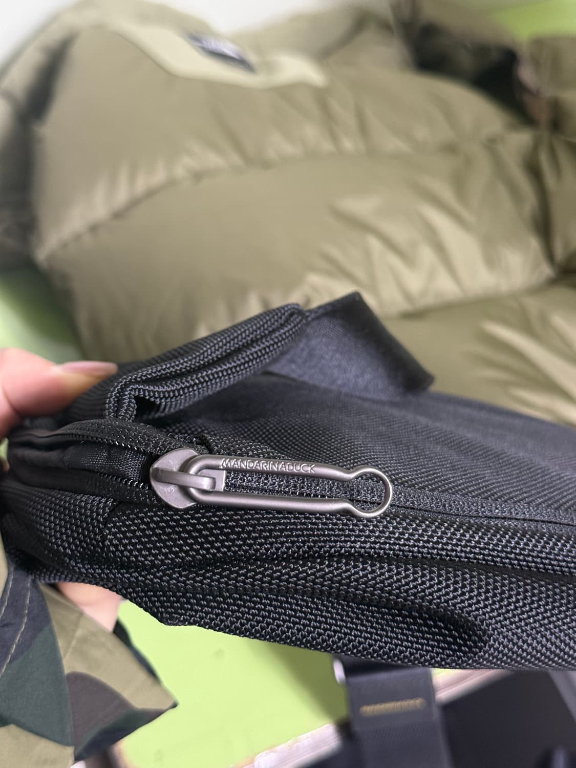 만다리나덕 슬링백 상품이미지6