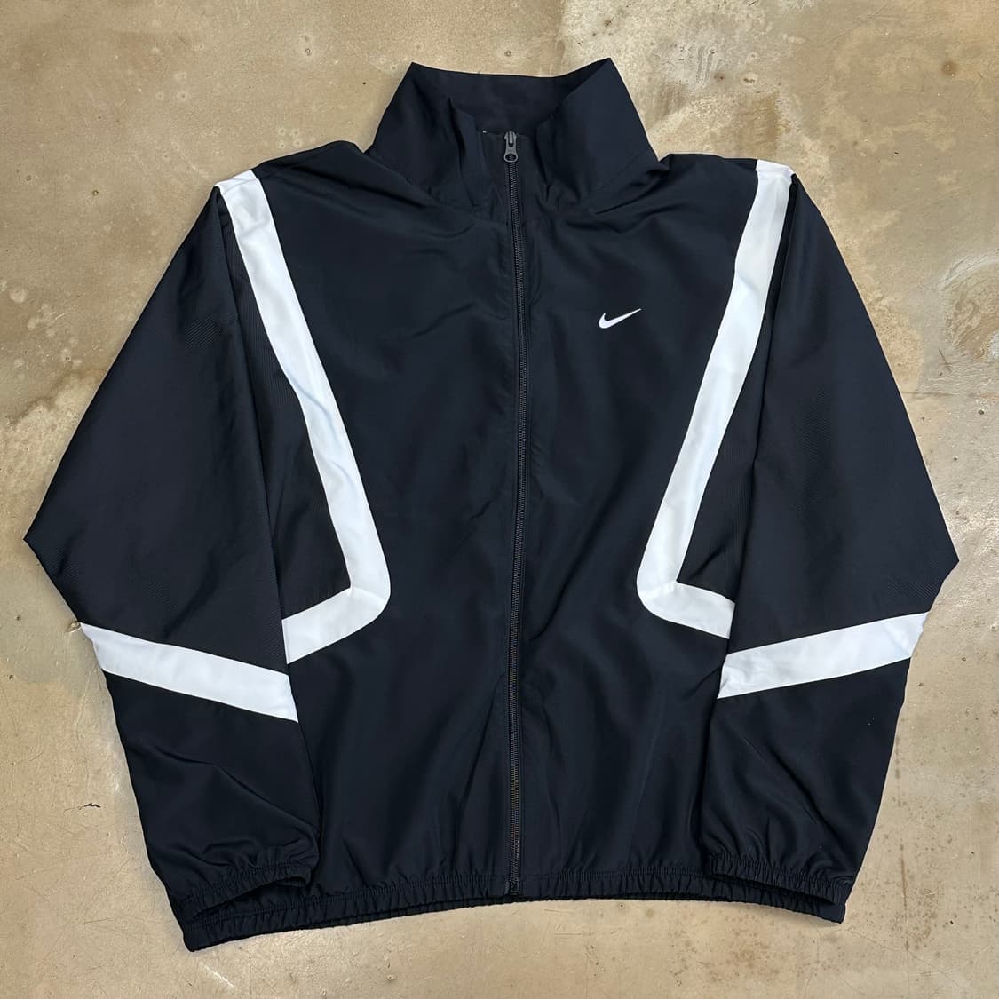 XL 나이키 화이트라인 블랙 바람막이 상품이미지2
