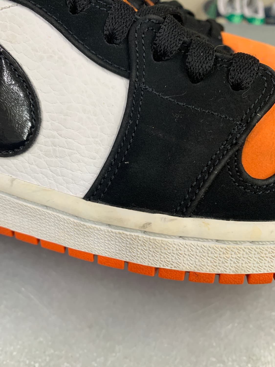 나이키 에어 조던 1 로우 쉐터드 백보드 285 상품이미지6